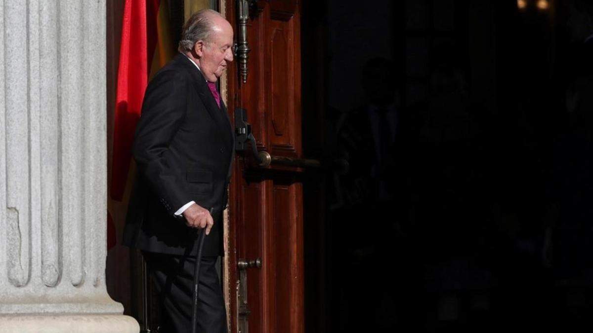 Treballadors de la Casa Reial han vist Joan Carles I entrar i sortir de la Zarzuela des de dijous passat