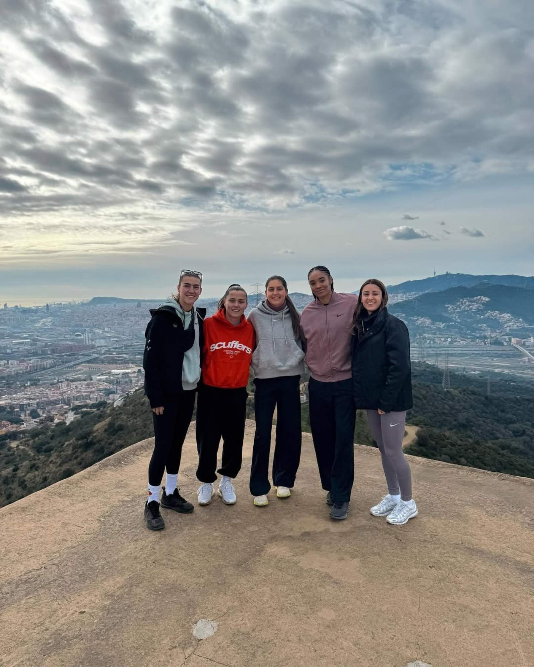 La tendra excursió del Barça femení: l'àpat més català amb vistes úniques de Barcelona