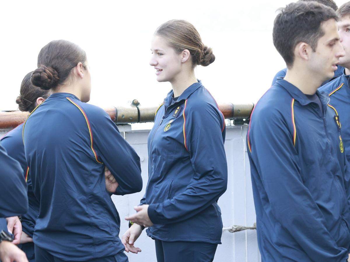 Leonor está fumando más que nunca en Elcano