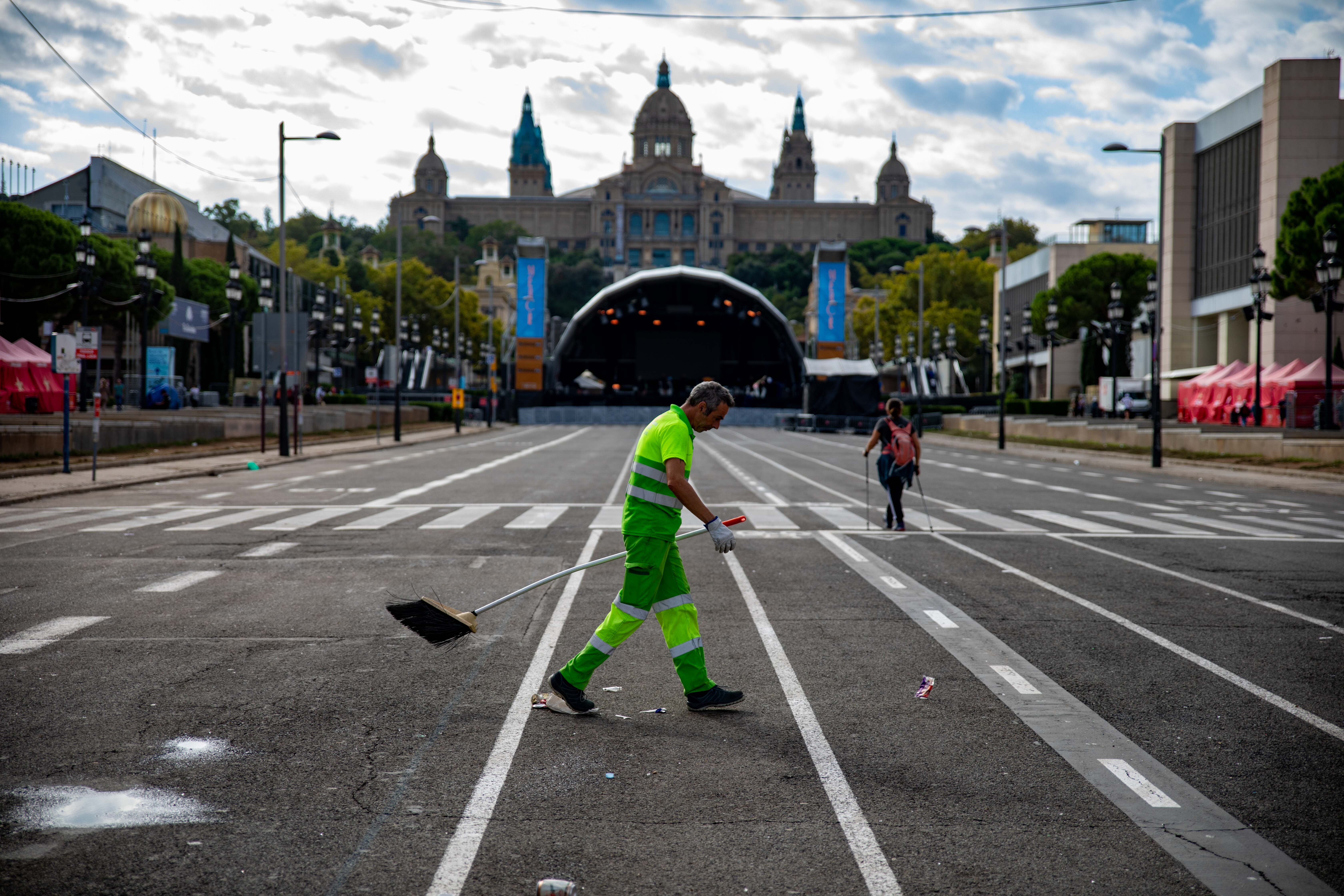 Així es gasten els impostos els ajuntaments de Madrid i Barcelona