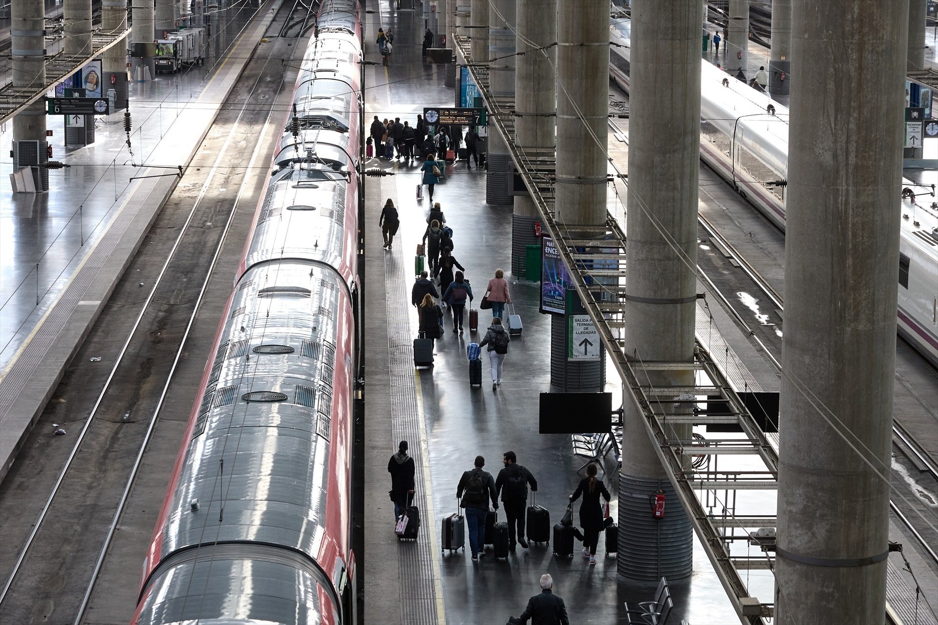 Renfe estrena uniforme per 9,8 milions d'euros