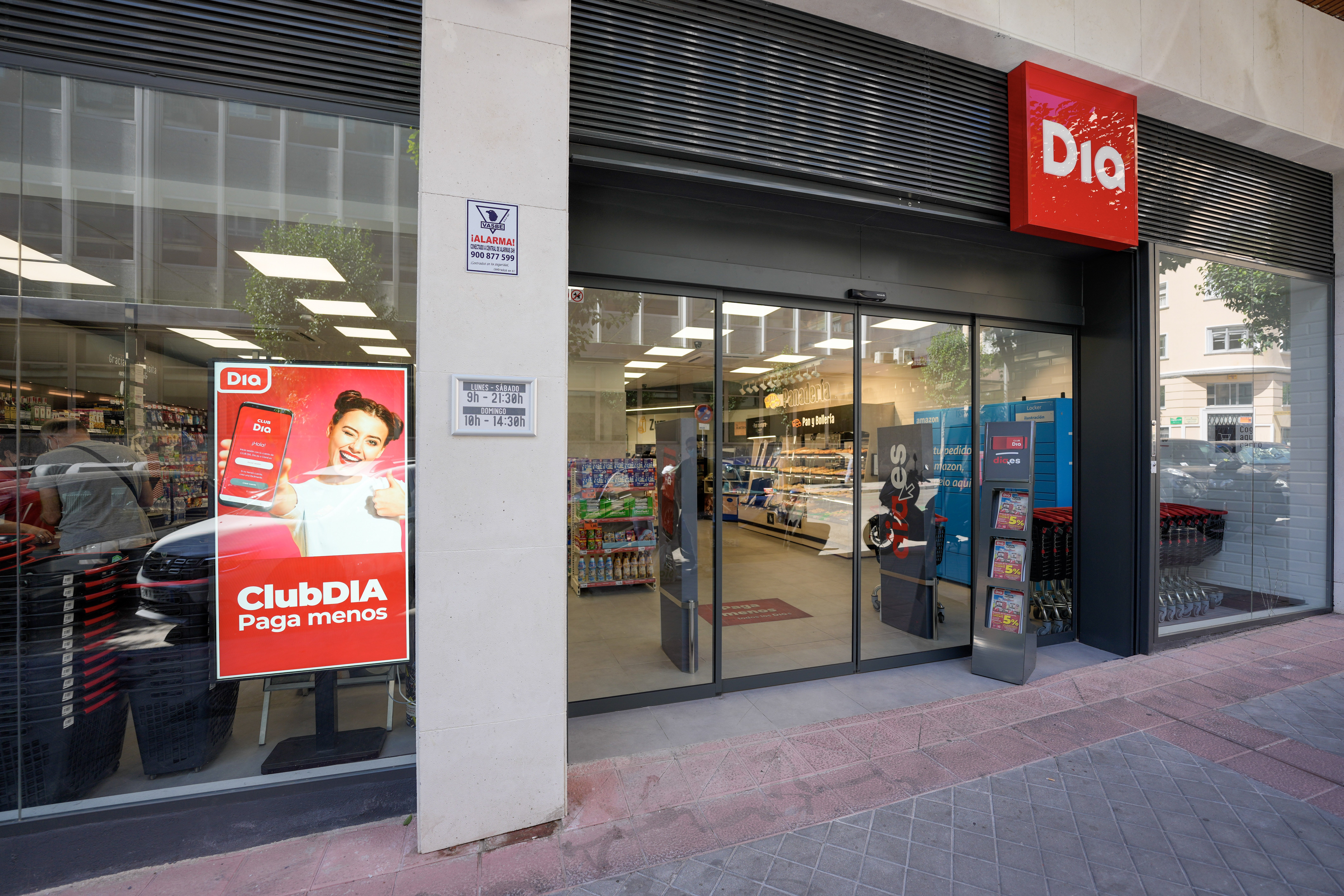 Dia redujo sus pérdidas un 52% y aumentó las ventas netas un 5,4% en España
