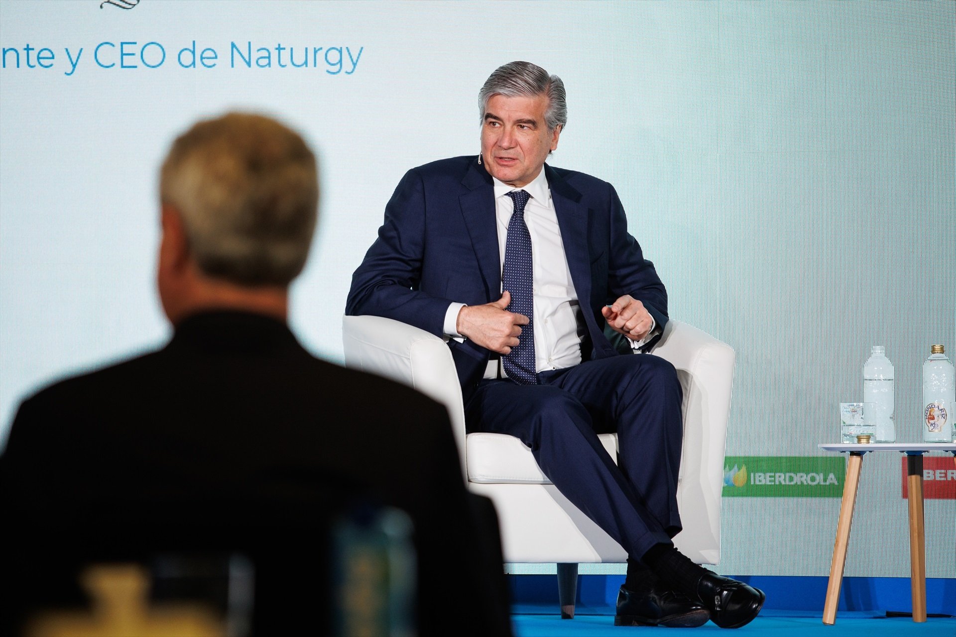 IFM supera el 15% de Naturgy però aparca la reclamació del segon conseller