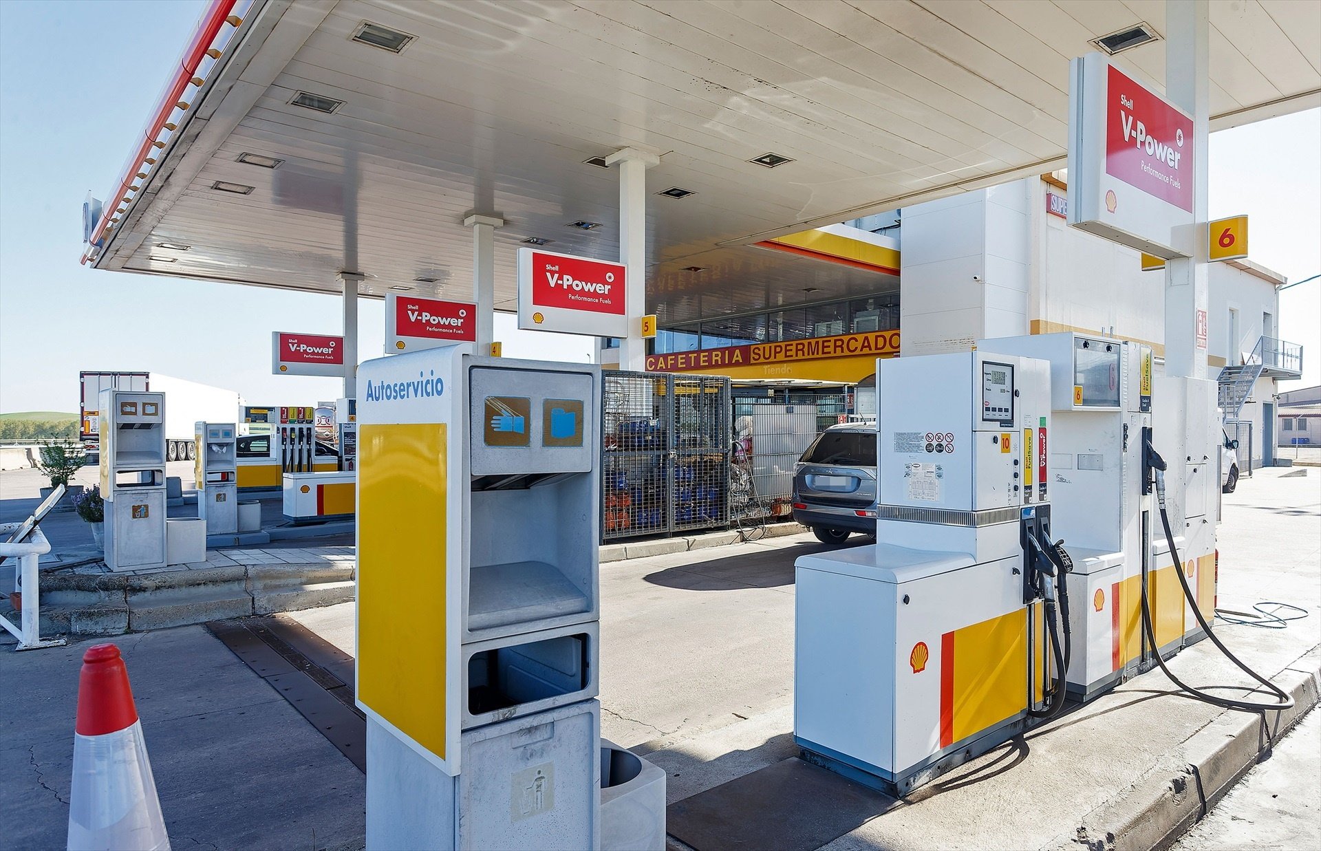 Sube el precio de la gasolina y el diésel en plena operación salida