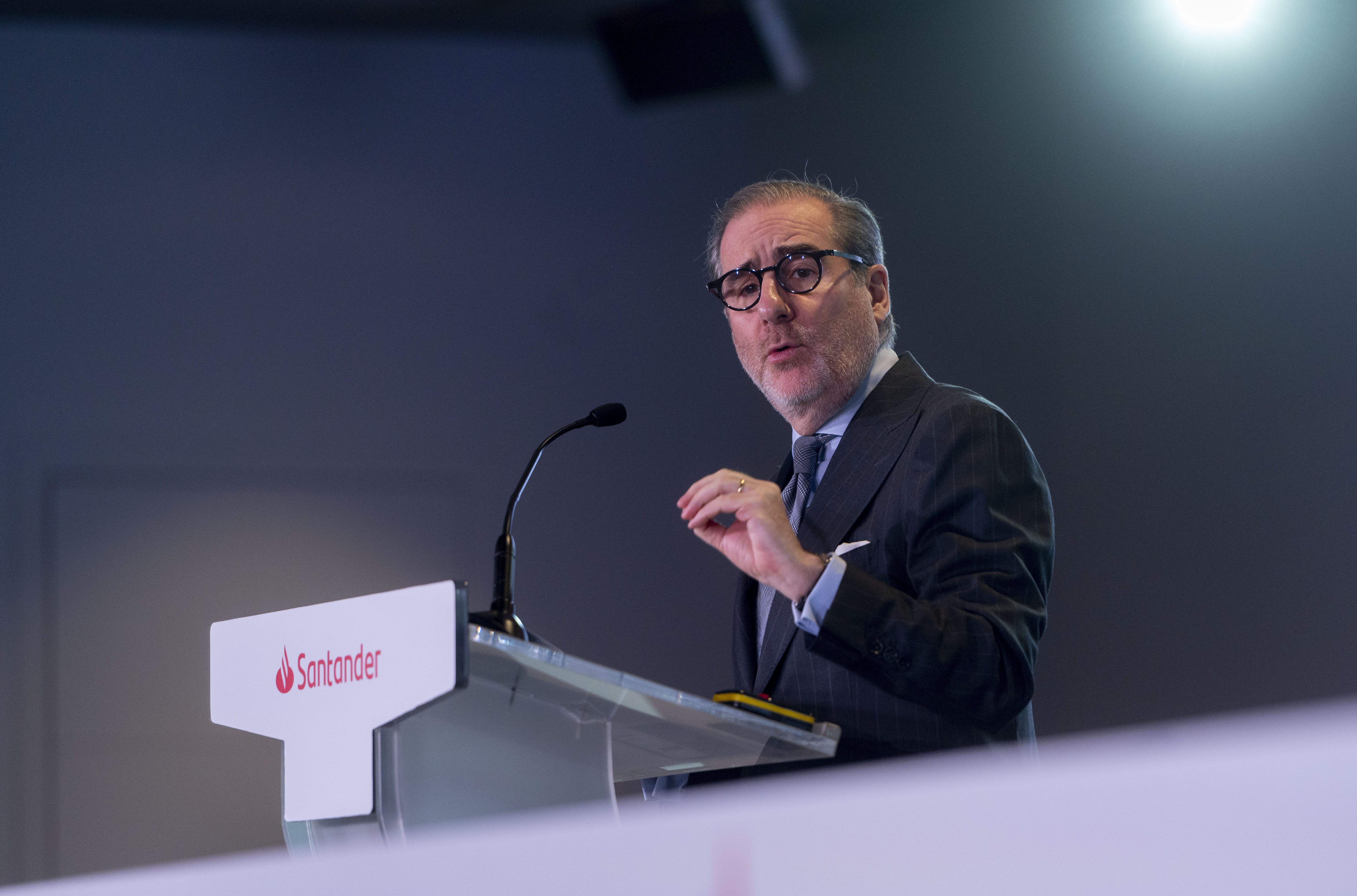 El Banco Santander abre la puerta a comprar Unicaja