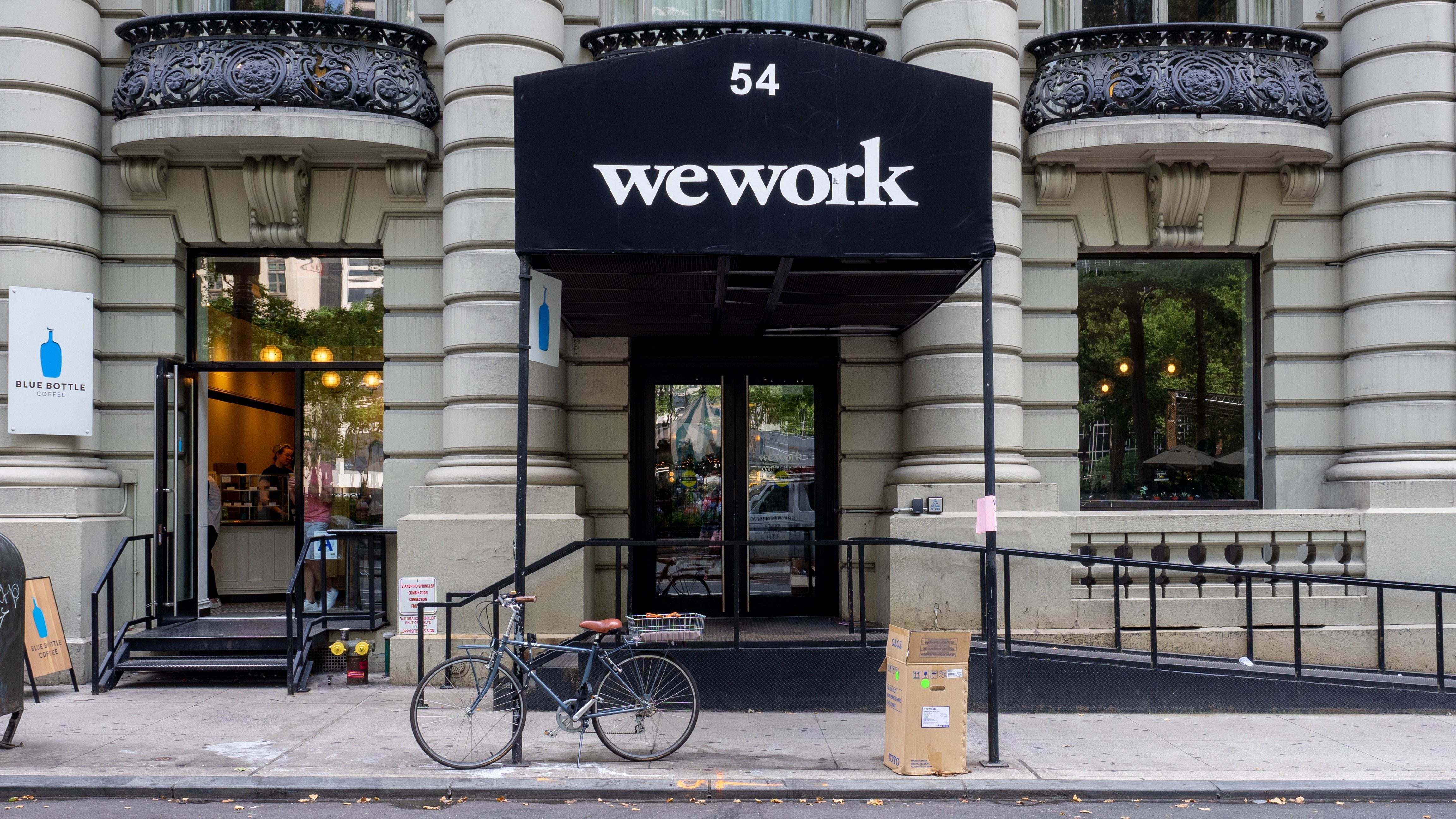 El rey del coworking WeWork admite tener "dudas sustanciales" sobre su futuro