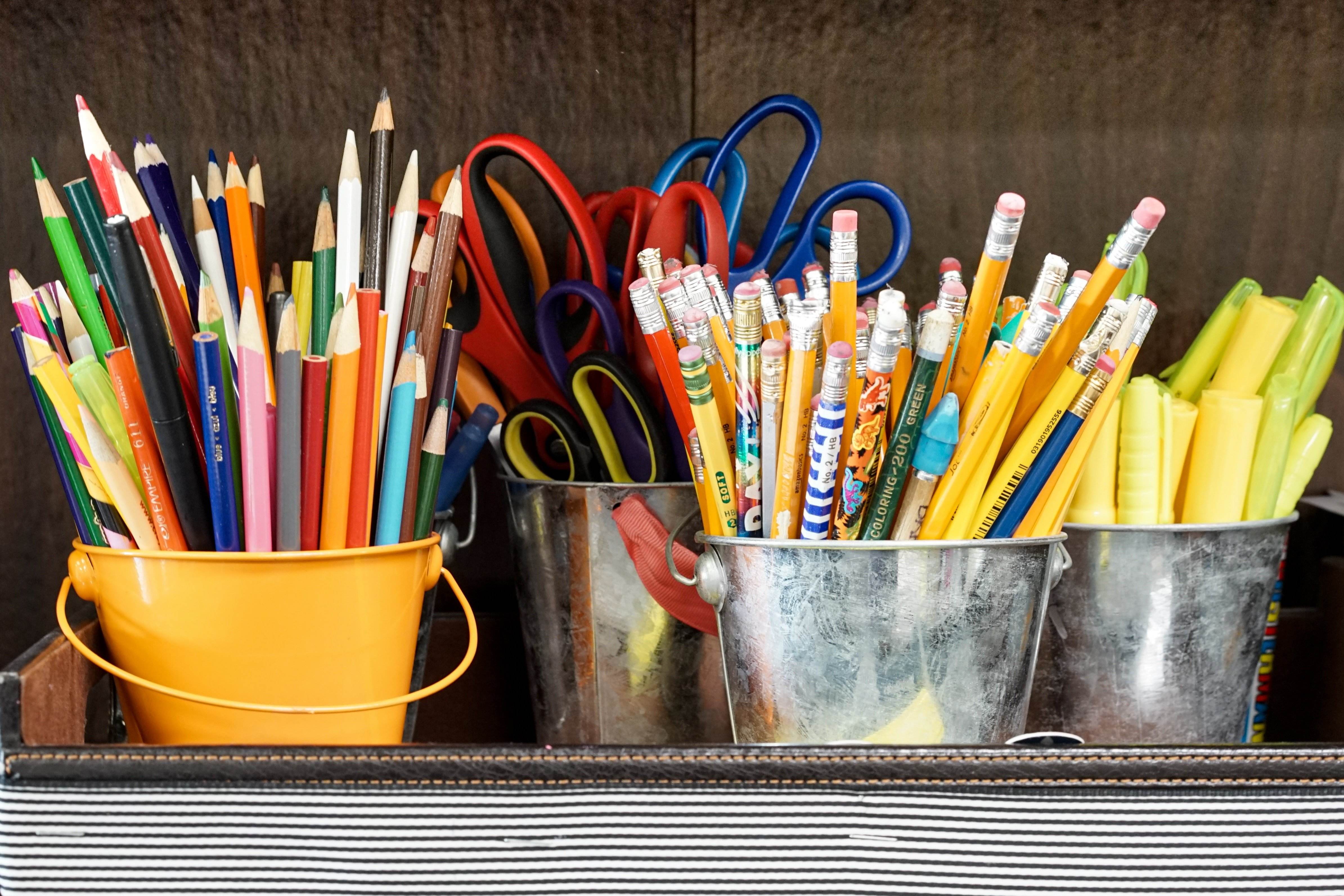 La tornada a l'escola 2023, pels núvols: quins són els materials escolars més cars?