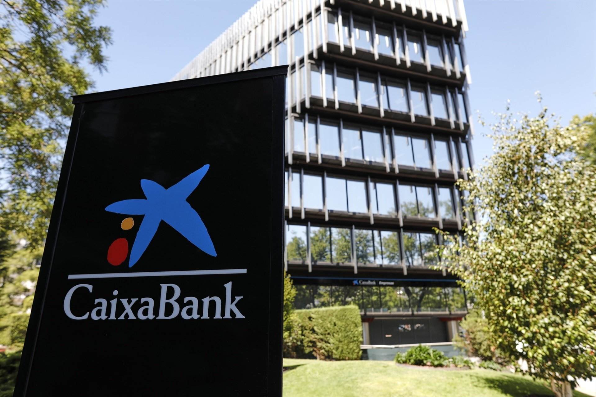 CaixaBank llança un pla de recompra d'accions pròpies de fins a 500 milions per reduir capital social