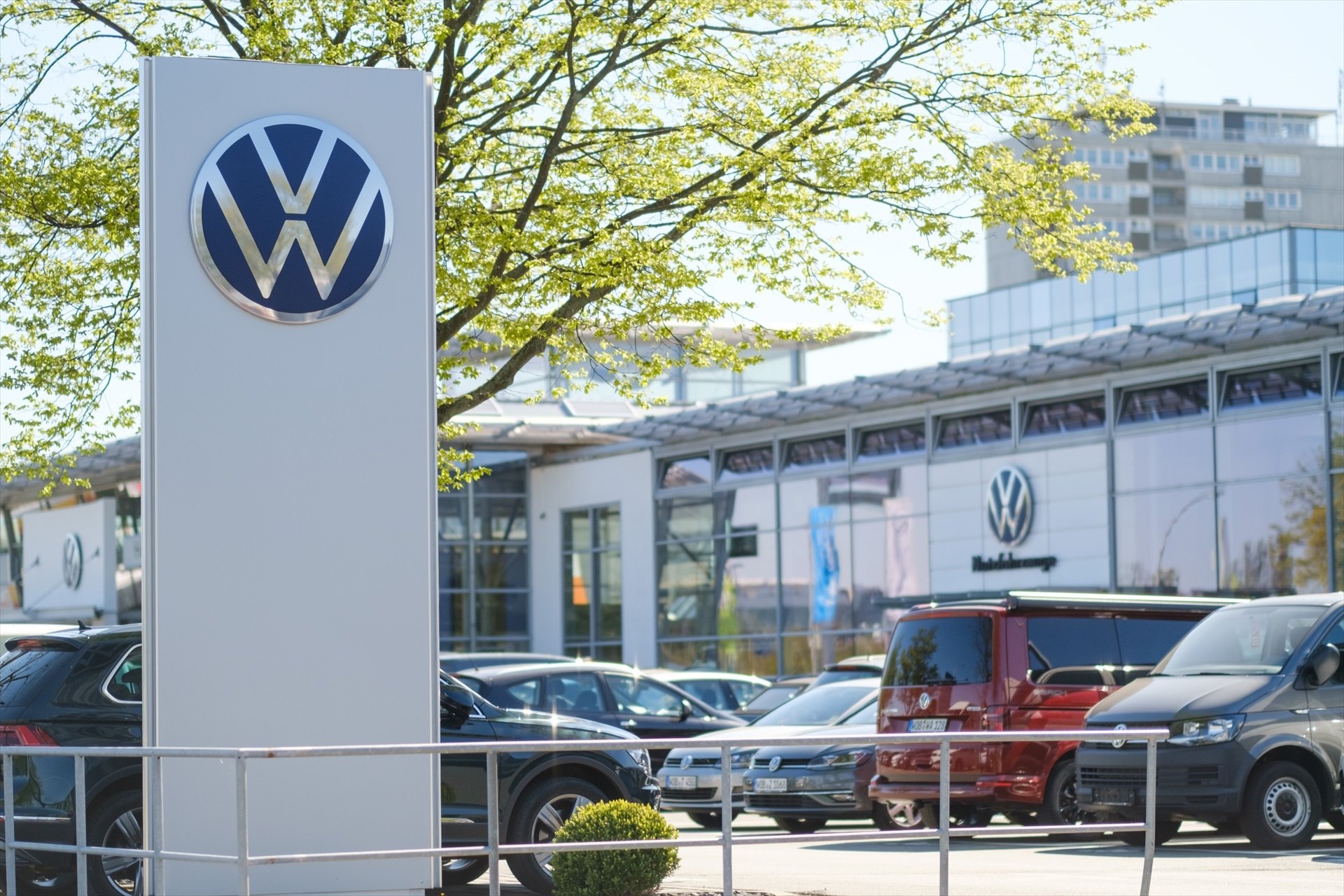 Volkswagen paraliza temporalmente las contrataciones en seis plantas de Alemania para reducir costes