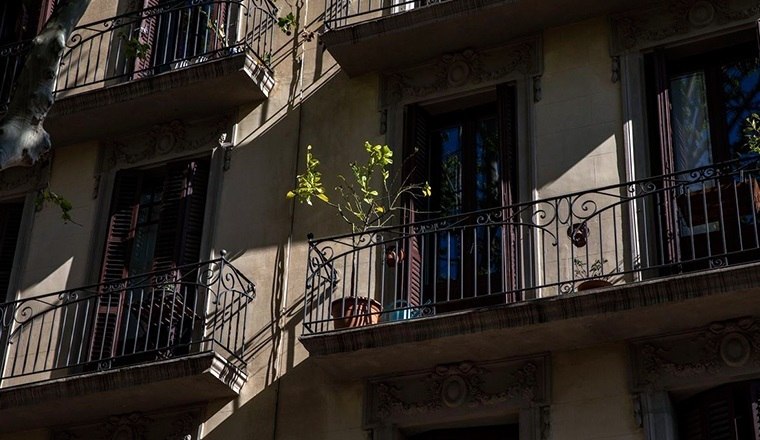 Els apartaments turístics recorren al MWC, l'ISE i la Fira perquè el Govern retiri la llei que els limita