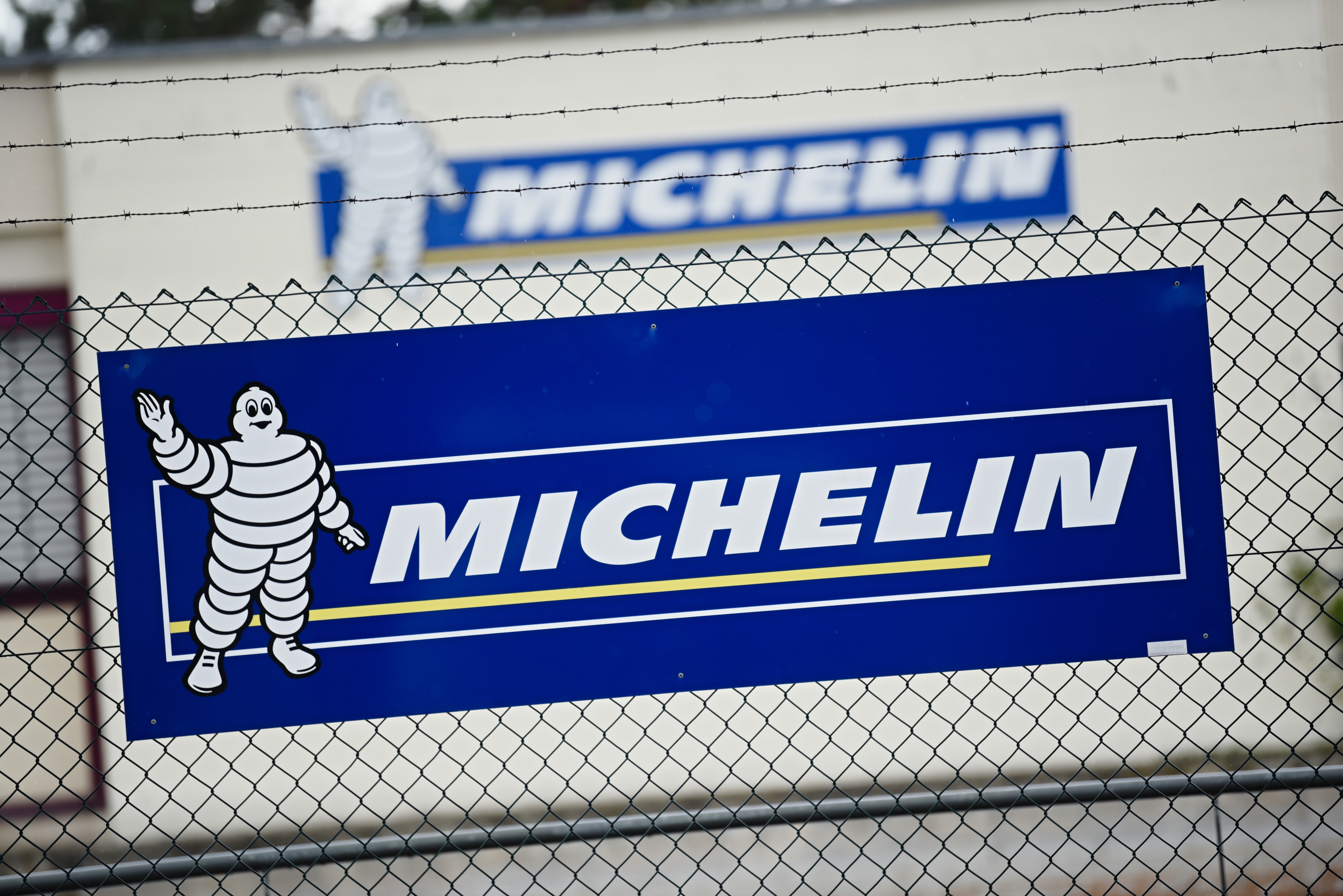 La crisis en el Mar Rojo obliga a parar las 4 fábricas de Michelin en España