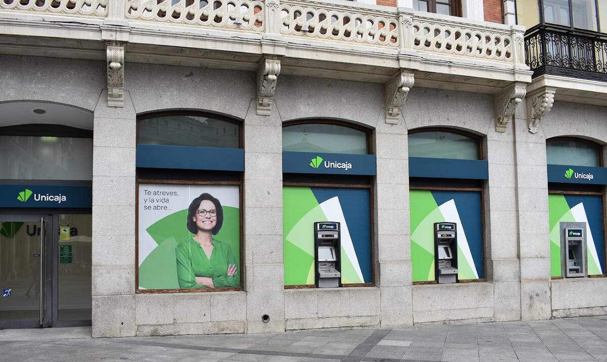 Unicaja pierde cuota en toda España desde la fusión al cerrar un 40% de oficinas