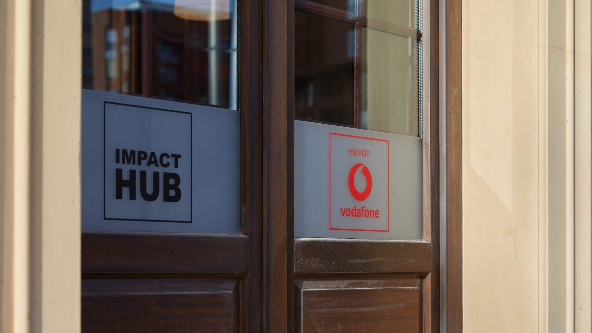Vodafone llegará al millar de empleos en Málaga con un centro tecnológico
