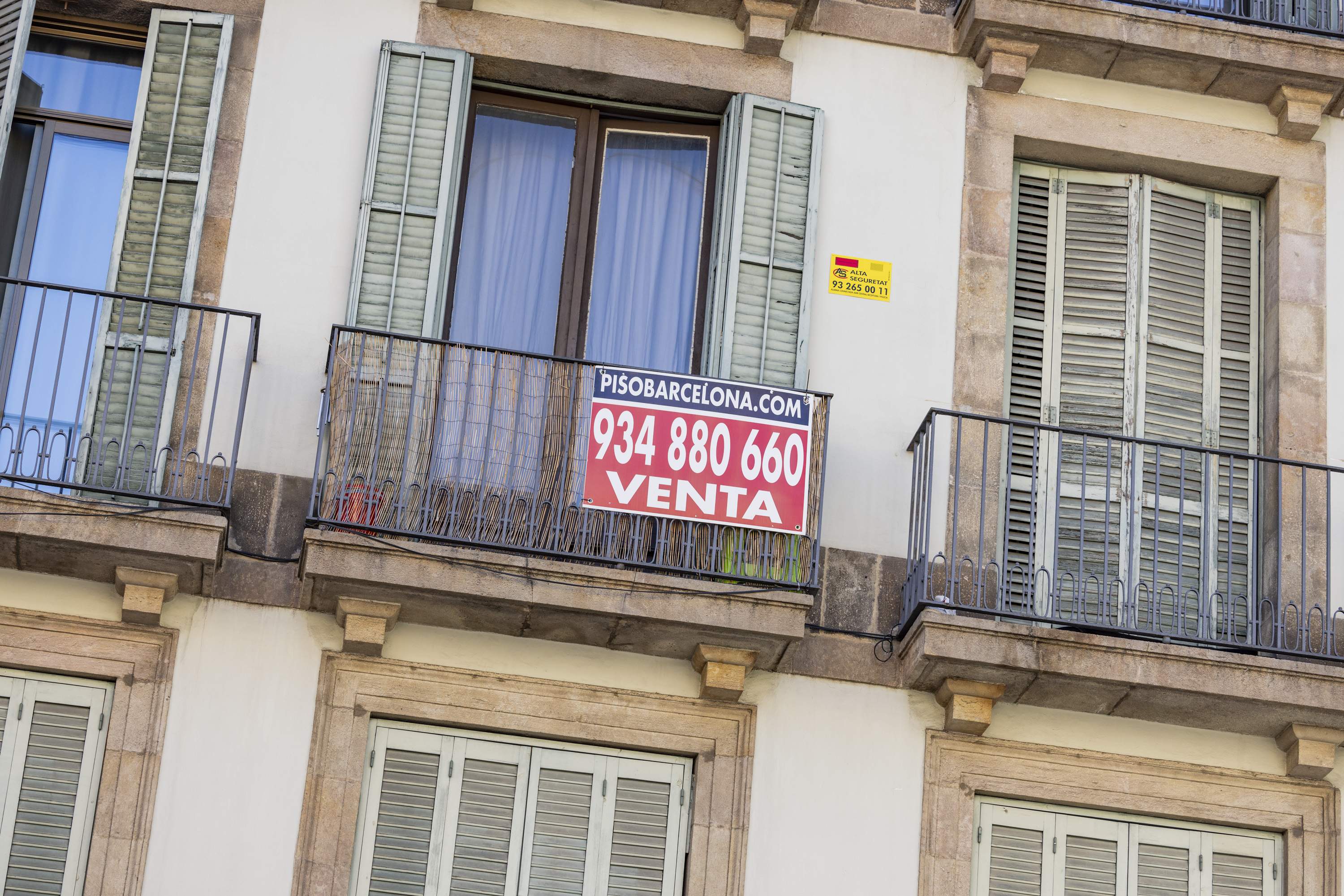 Cartell lloguer venda habitatge economia / Foto: Carlos Baglietto