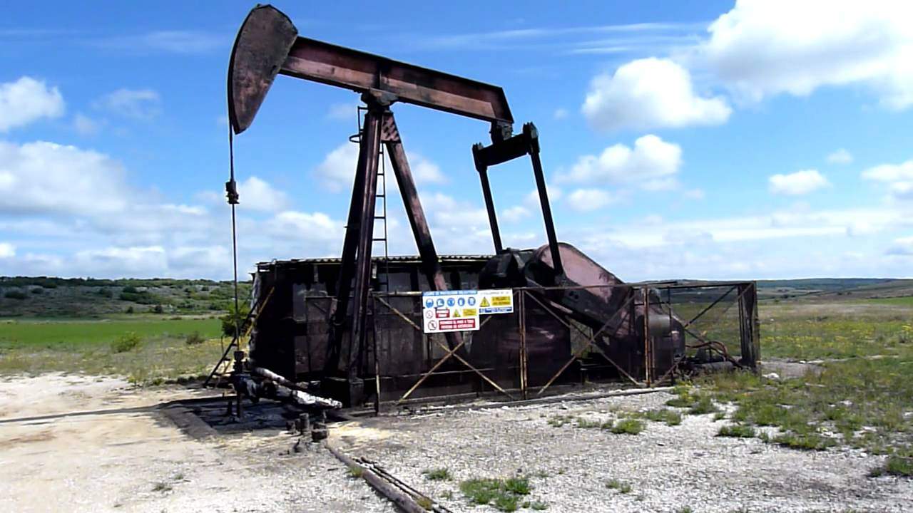 sistema de extraccion en el museo del petroleo en ayolunego burgos