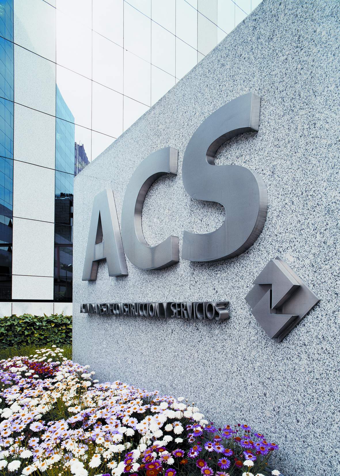 ACS puja un 2,8% a Borsa i lidera l'IBEX 35 després de convertir-se Criteria en el seu segon accionista