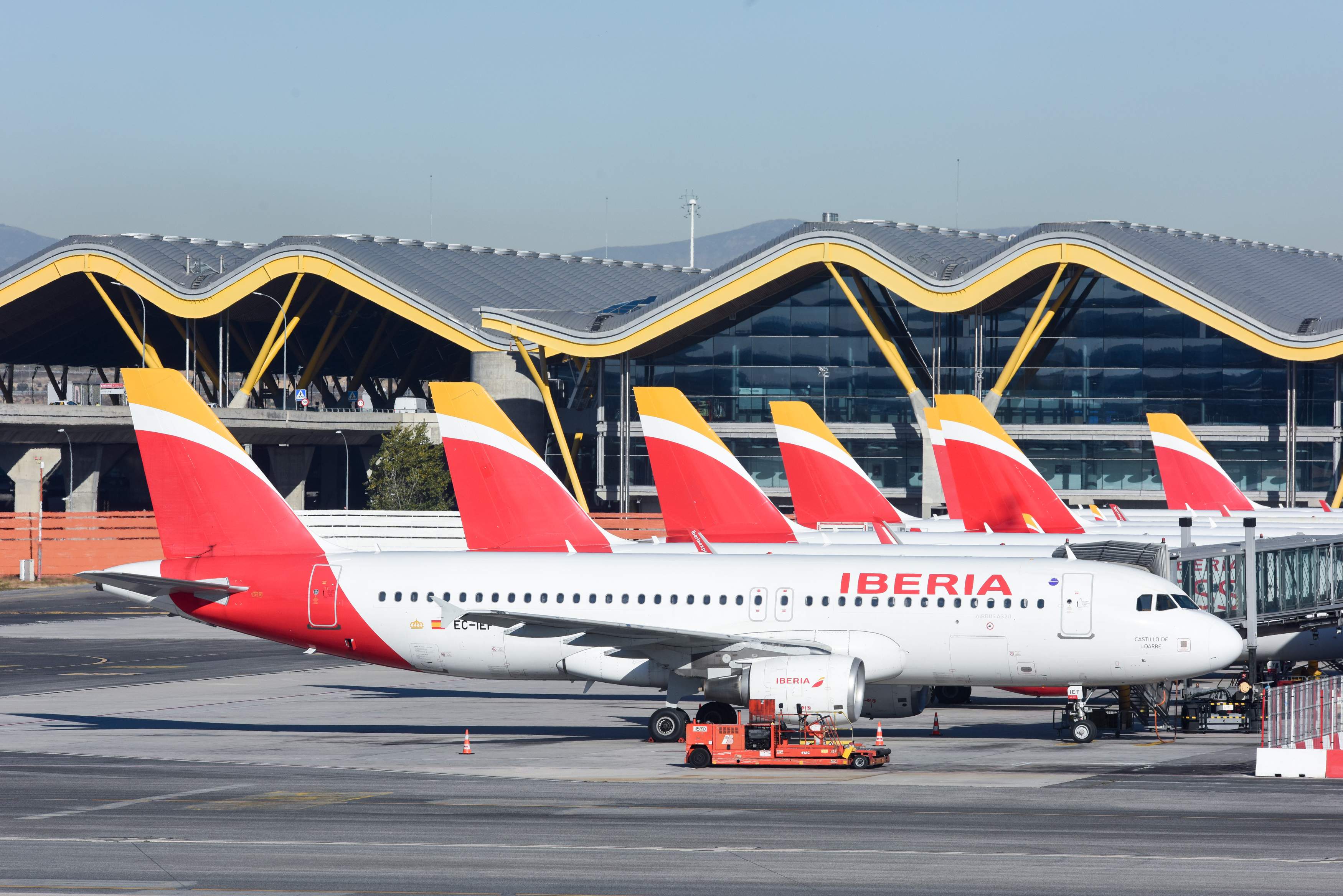 Iberia cede más del 50% de las rutas operadas por Air Europa para convencer a Bruselas