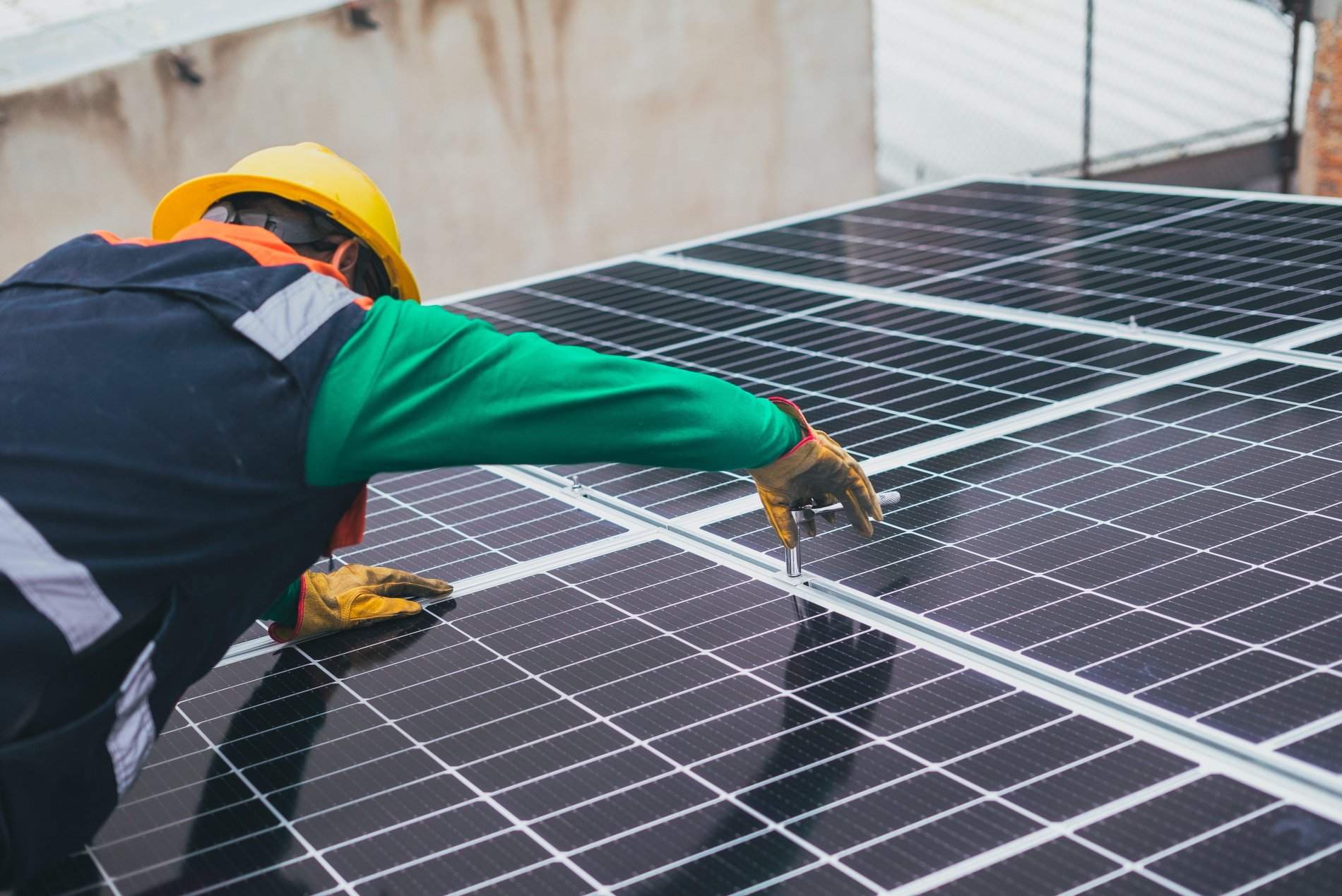 La UE vol formar 100.000 treballadors per al sector fotovoltaic