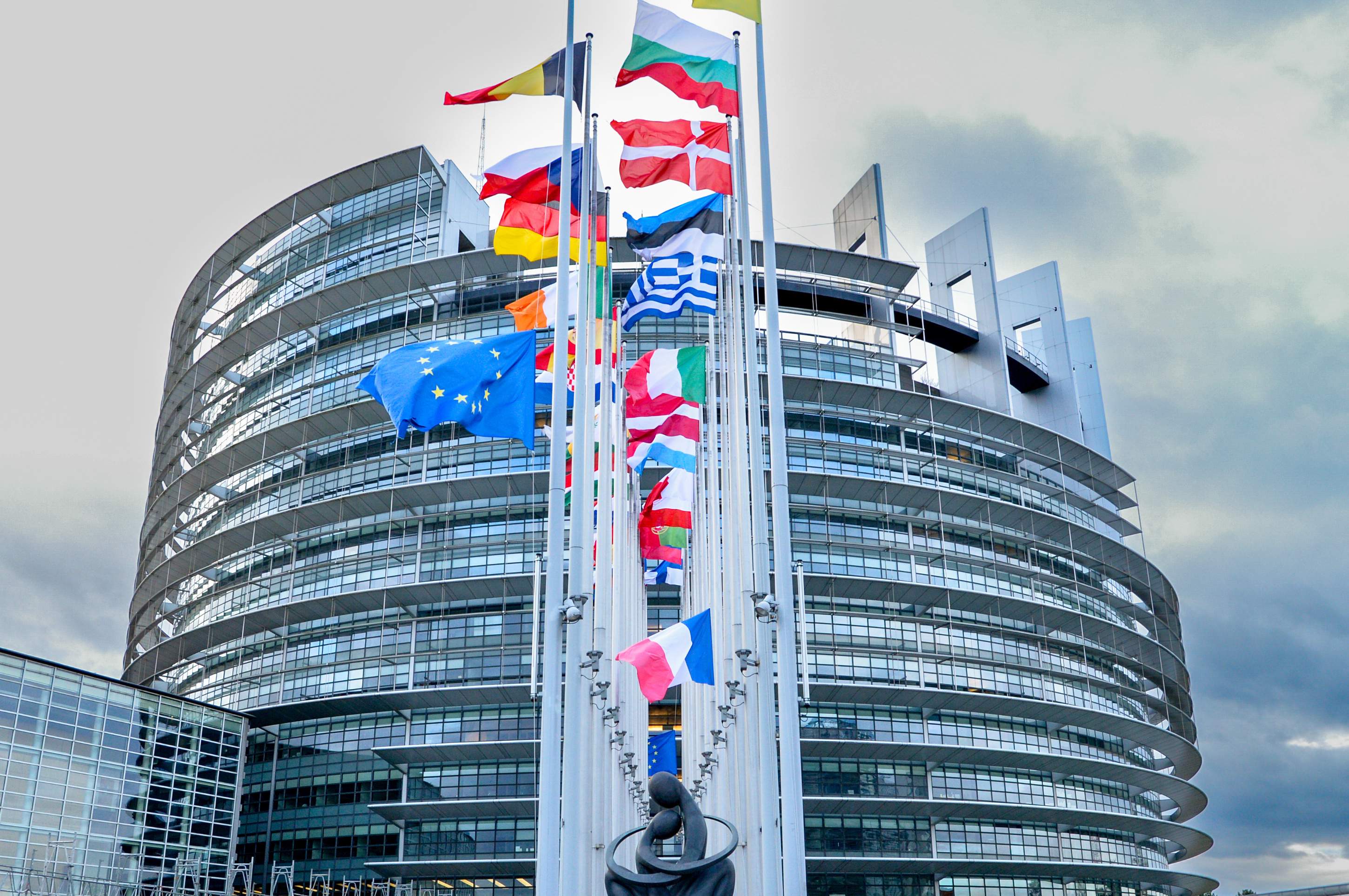 EuropaPress 5819040 banderas frente sede parlamento europeo estrasburgo