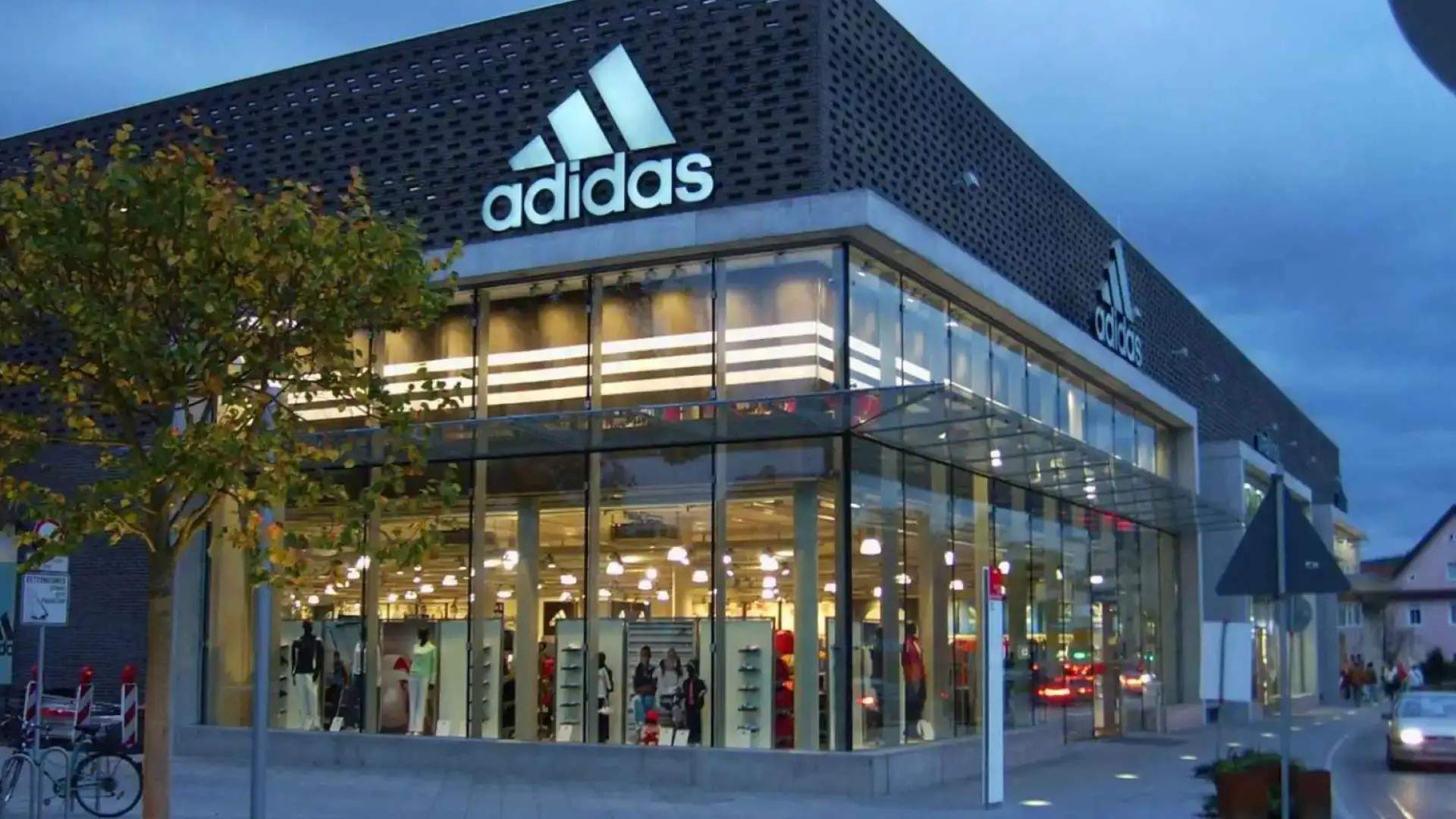 Adidas multiplica per vuit el seu benefici fins al juny, amb 360 milions