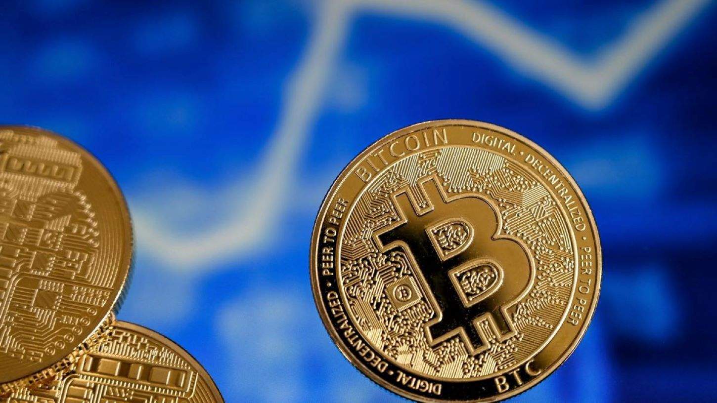 El bitcoin sube un 8% en la semana y mira a los 70.000 dólares