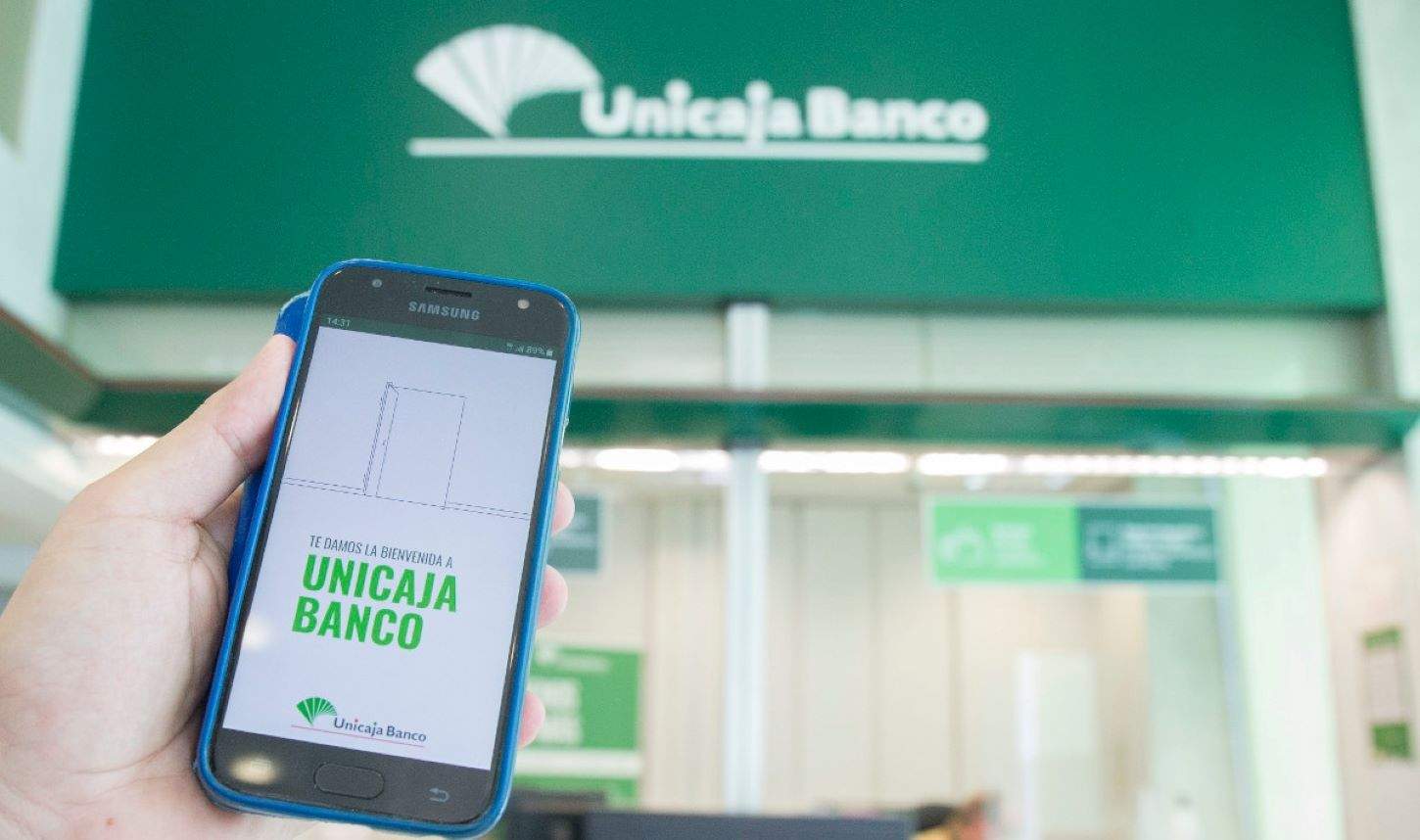 La app de Unicaja se cae y deja sin servicio a miles de clientes