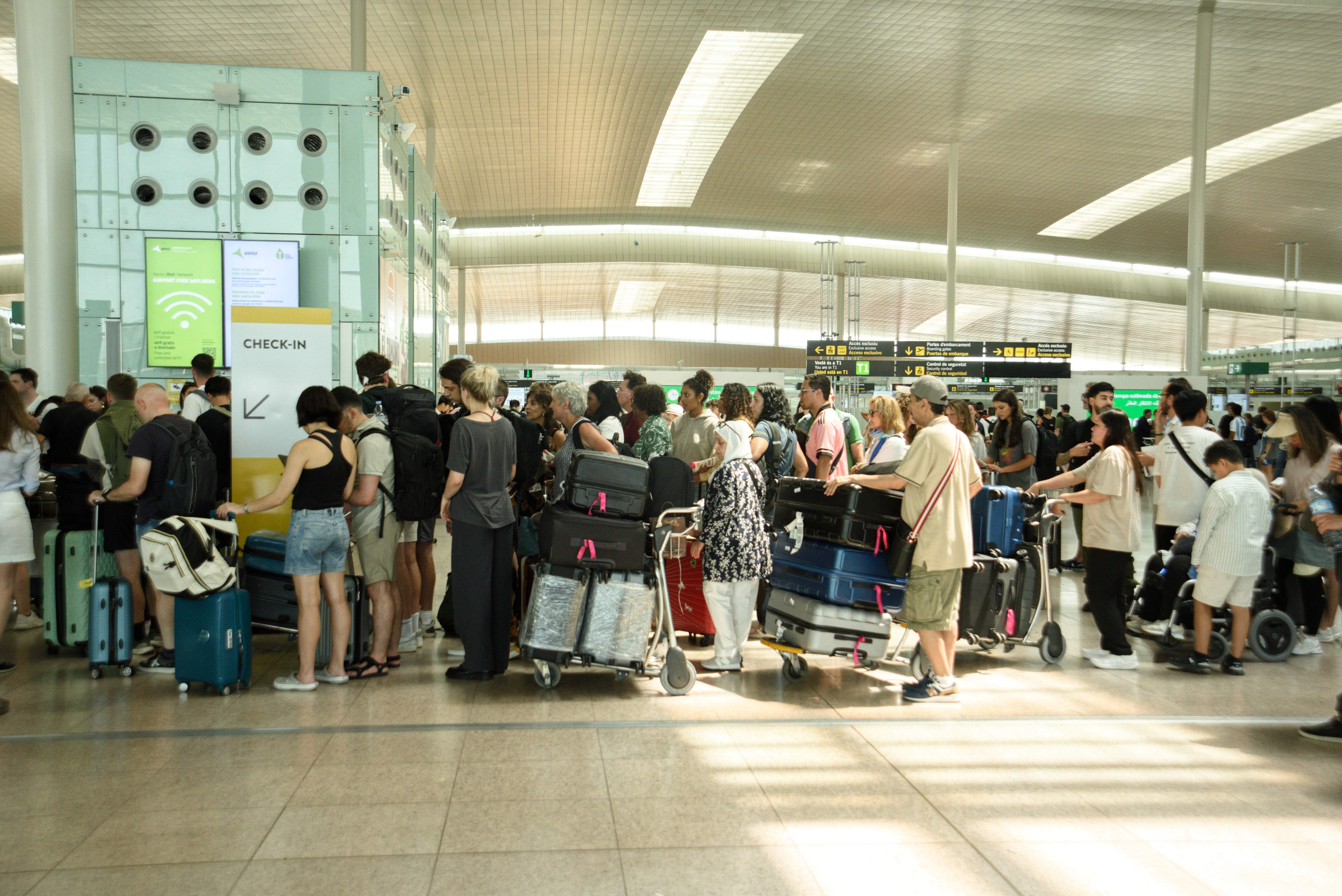 El aeropuerto del Prat alcanza un nuevo récord en octubre: casi 5 millones de viajeros