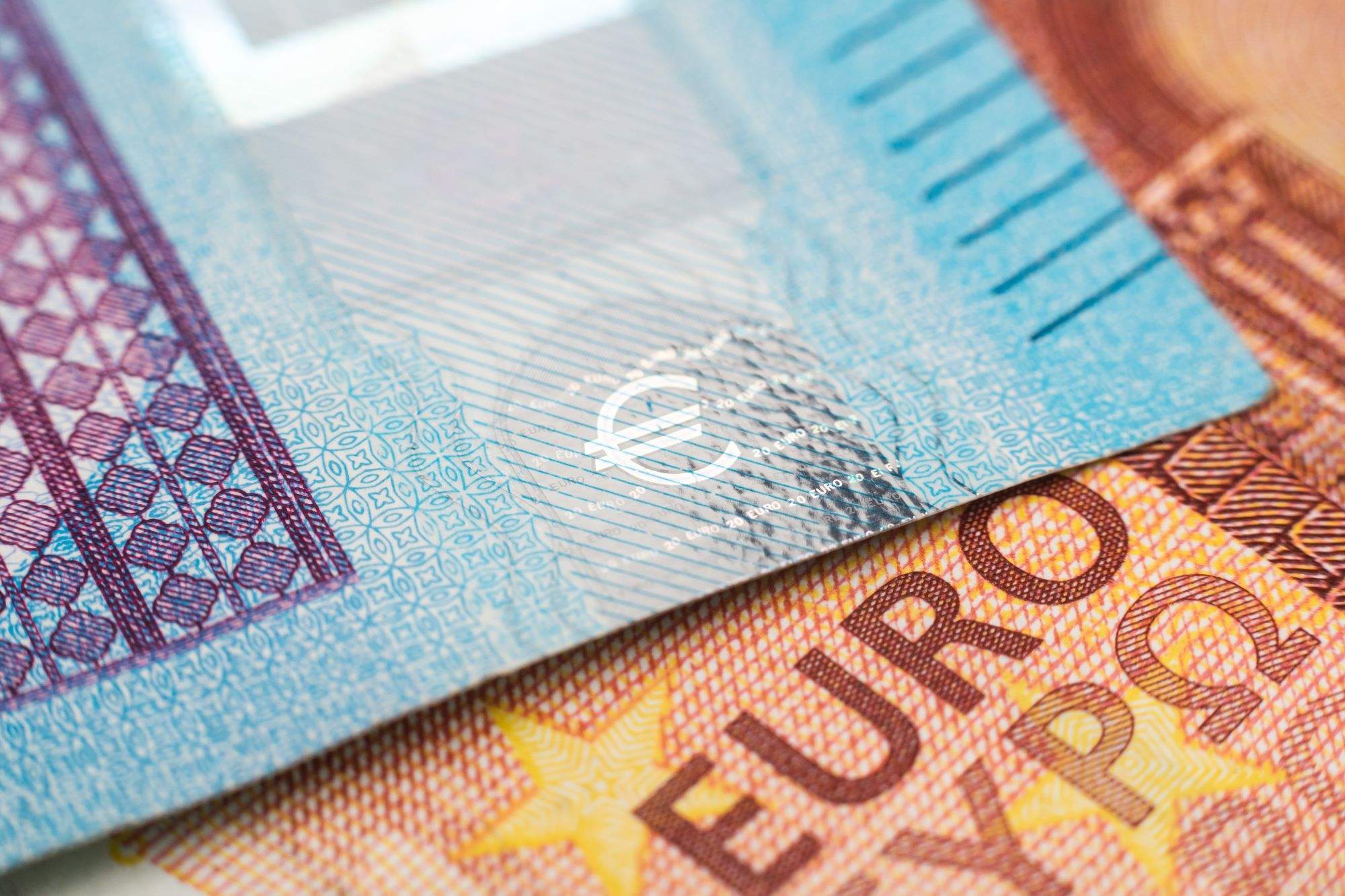 El euro sigue cayendo y alcanza su nivel más bajo desde octubre de 2023