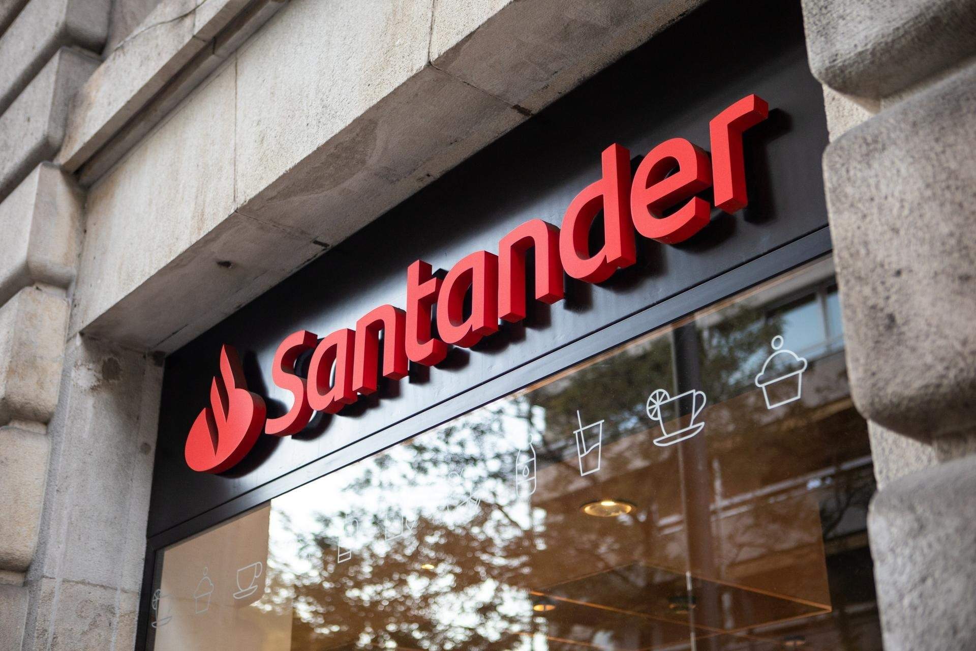 Banco Santander obtiene 575 millones de euros con su filial polaca