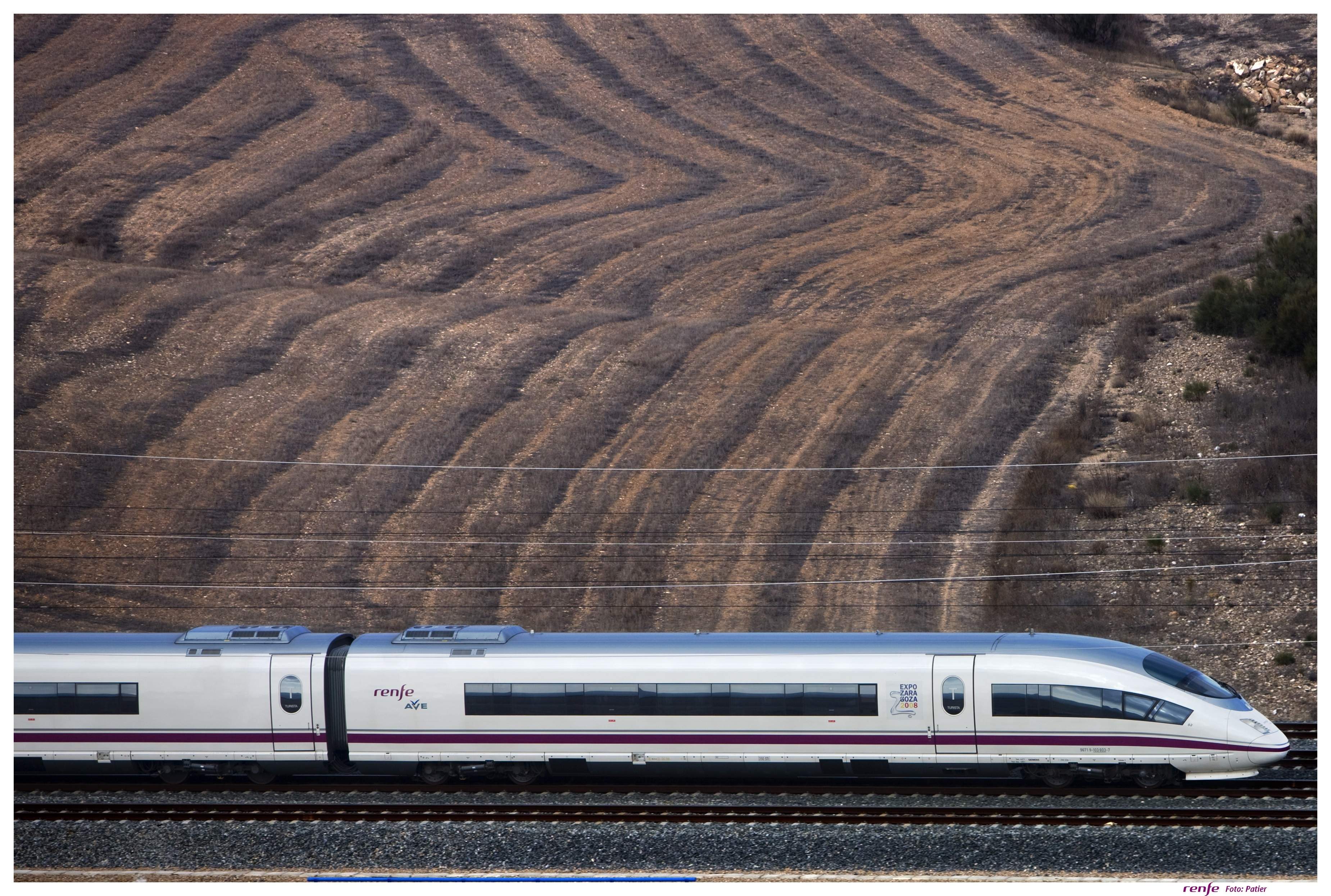 Renfe pone en marcha el AVE que une Barcelona, Málaga y Córdoba sin transbordo