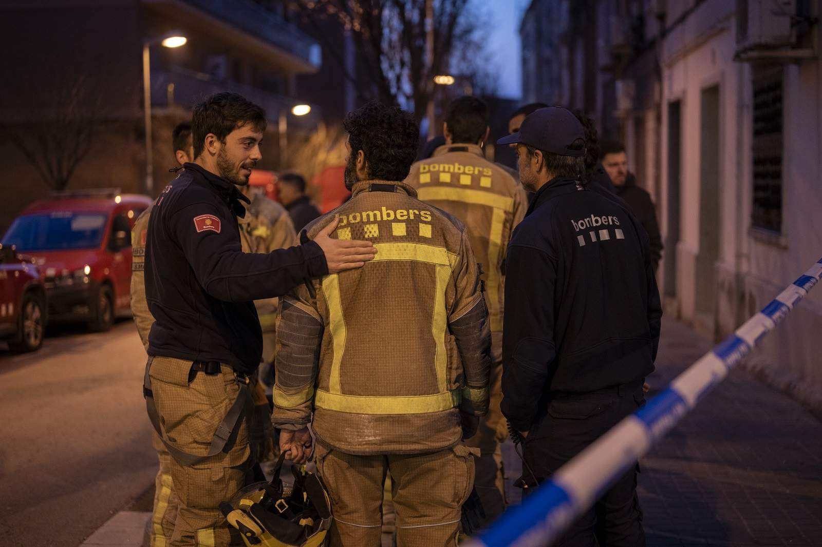 Quant cobra un bomber de la Generalitat de Catalunya? Sou base, requisits i proves físiques