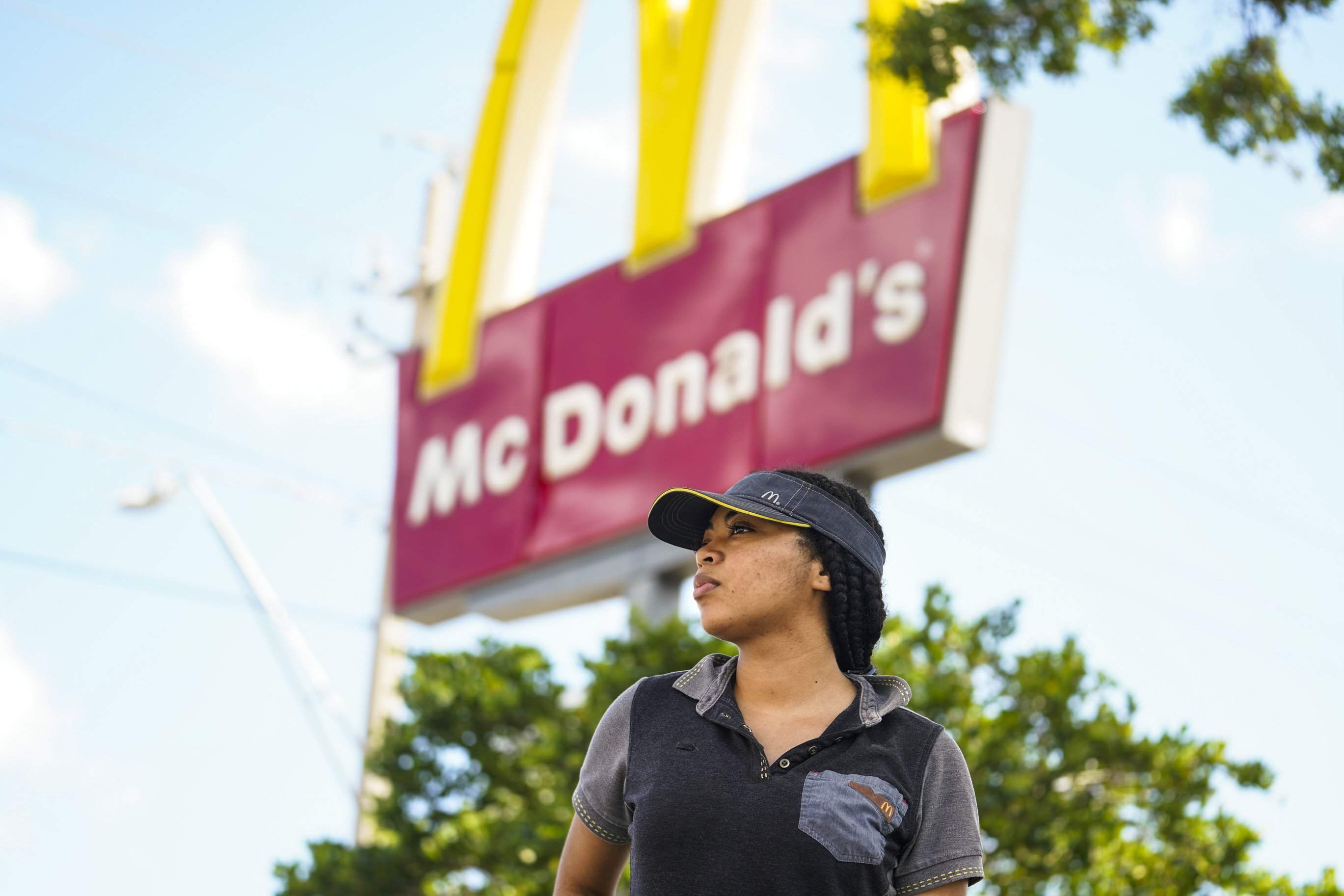 Una trabajadora de McDonalds. EP