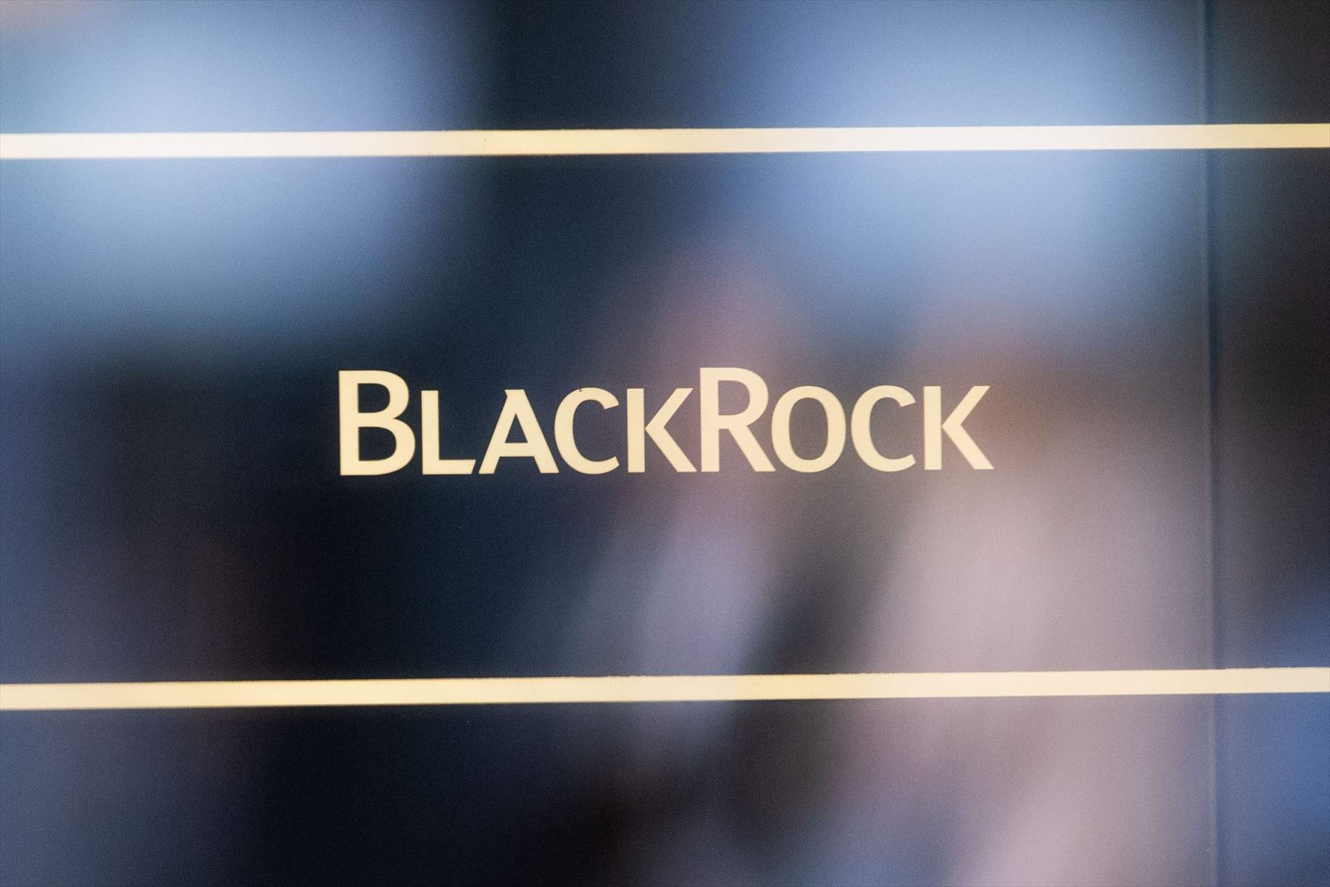 Blackrock alcanza su máximo de acciones en Iberdrola, Santander y BBVA tras la compra de GIP