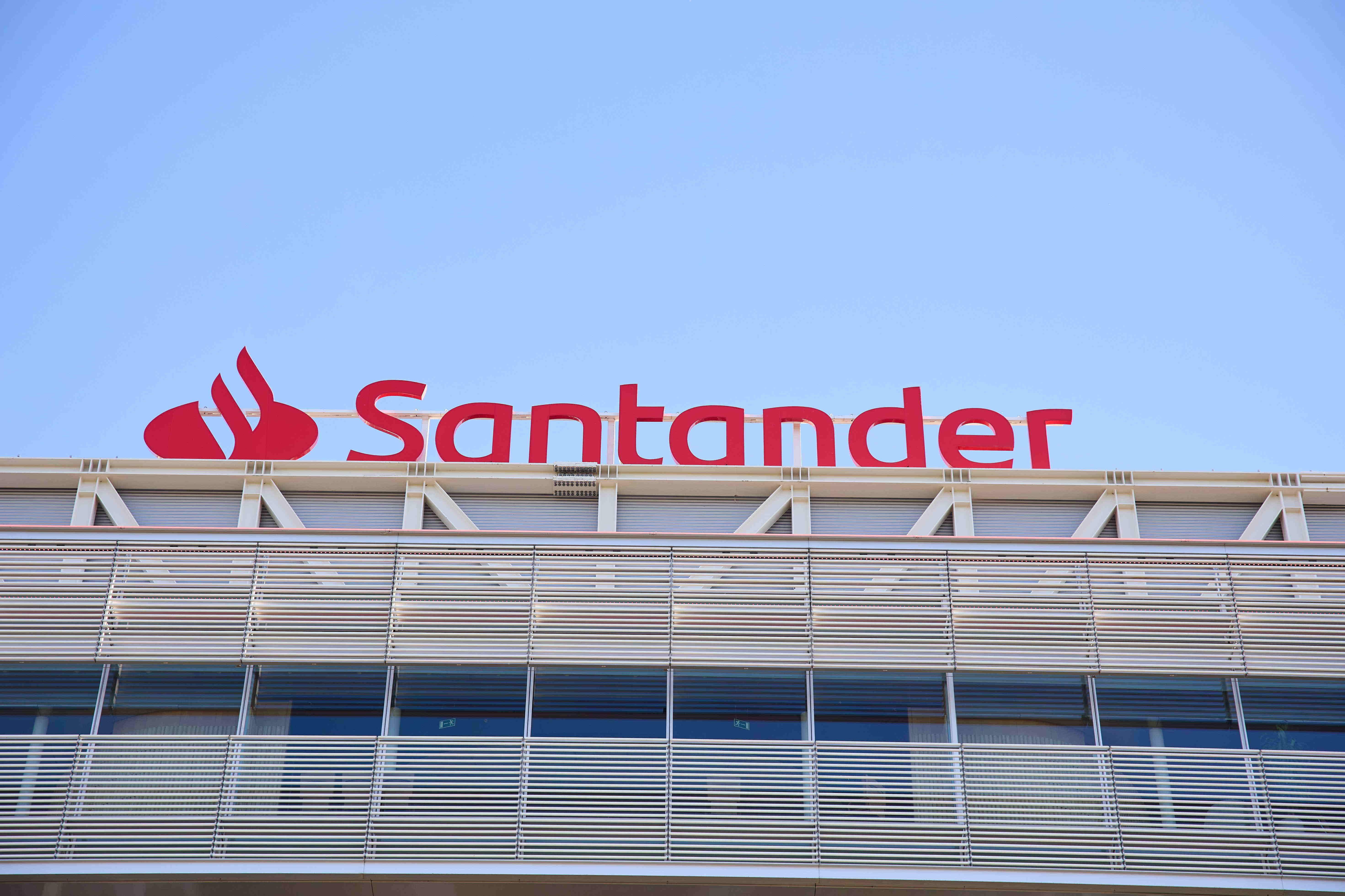 Santander amortiza anticipadamente cédulas por valor de 1.100 millones de euros