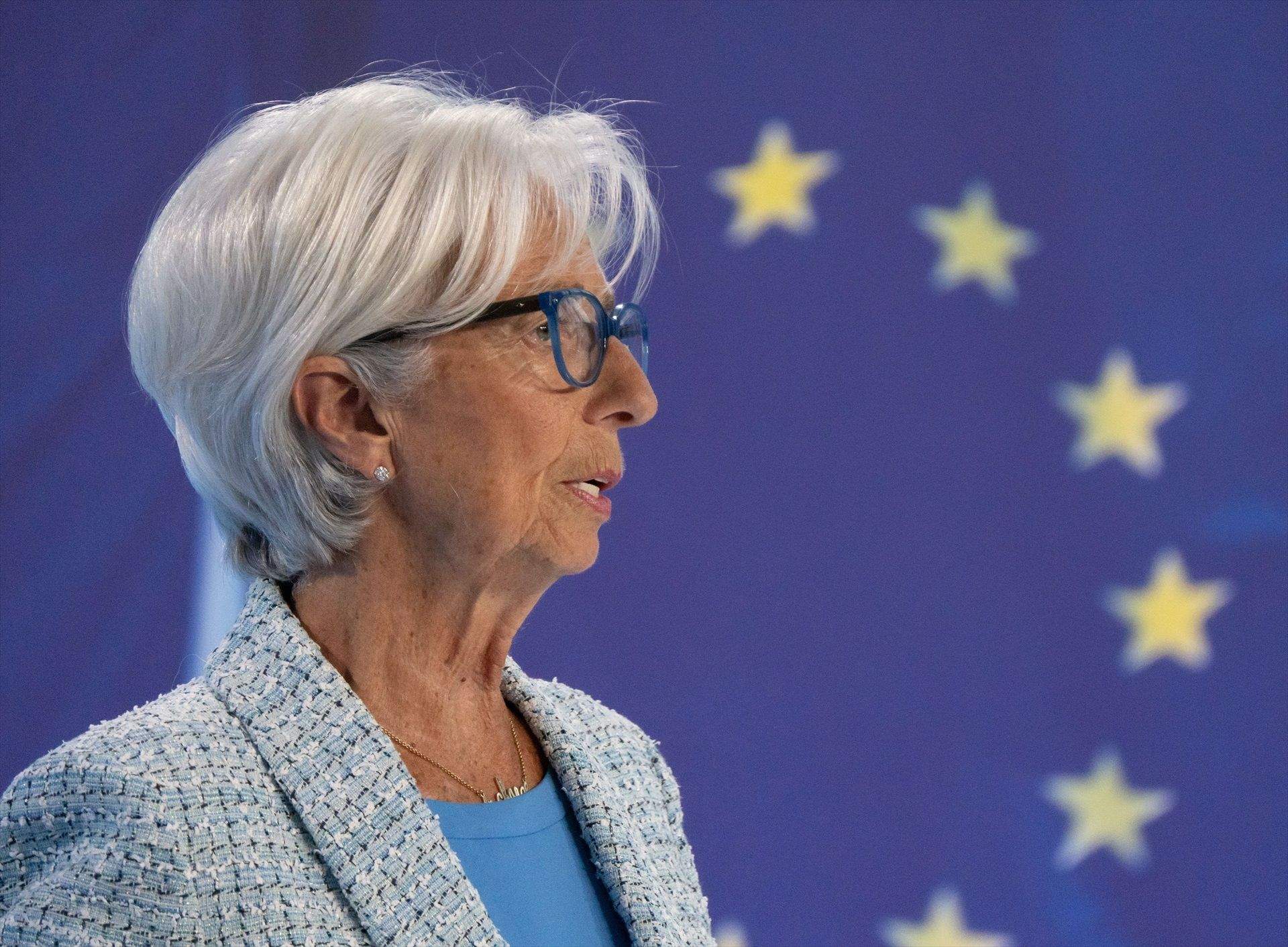 Lagarde (BCE) assegura que la inflació "va per bon camí", però reitera que despuntarà a finals d'any