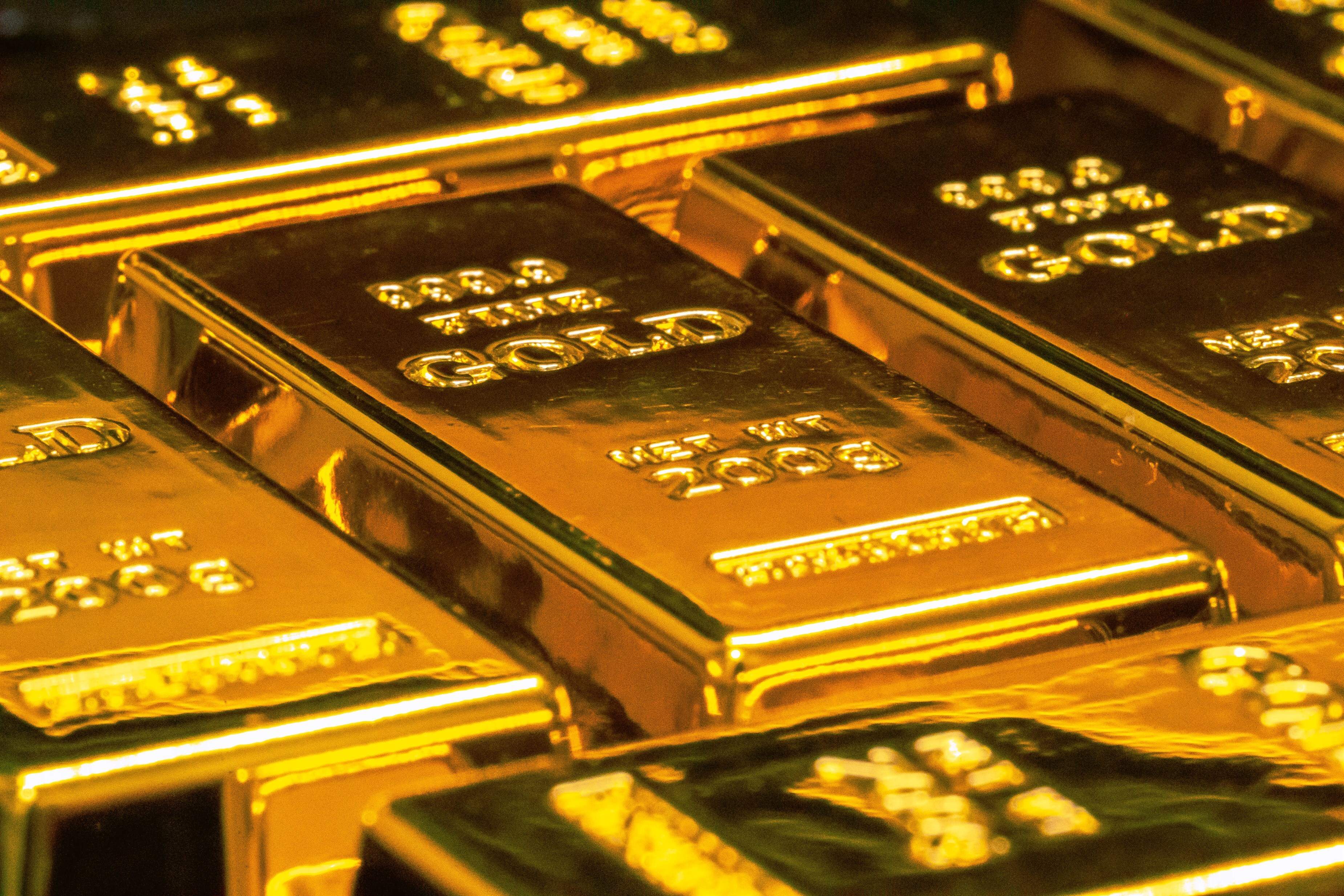 El precio del oro alcanza un nuevo máximo histórico al rozar los 3.020 dólares