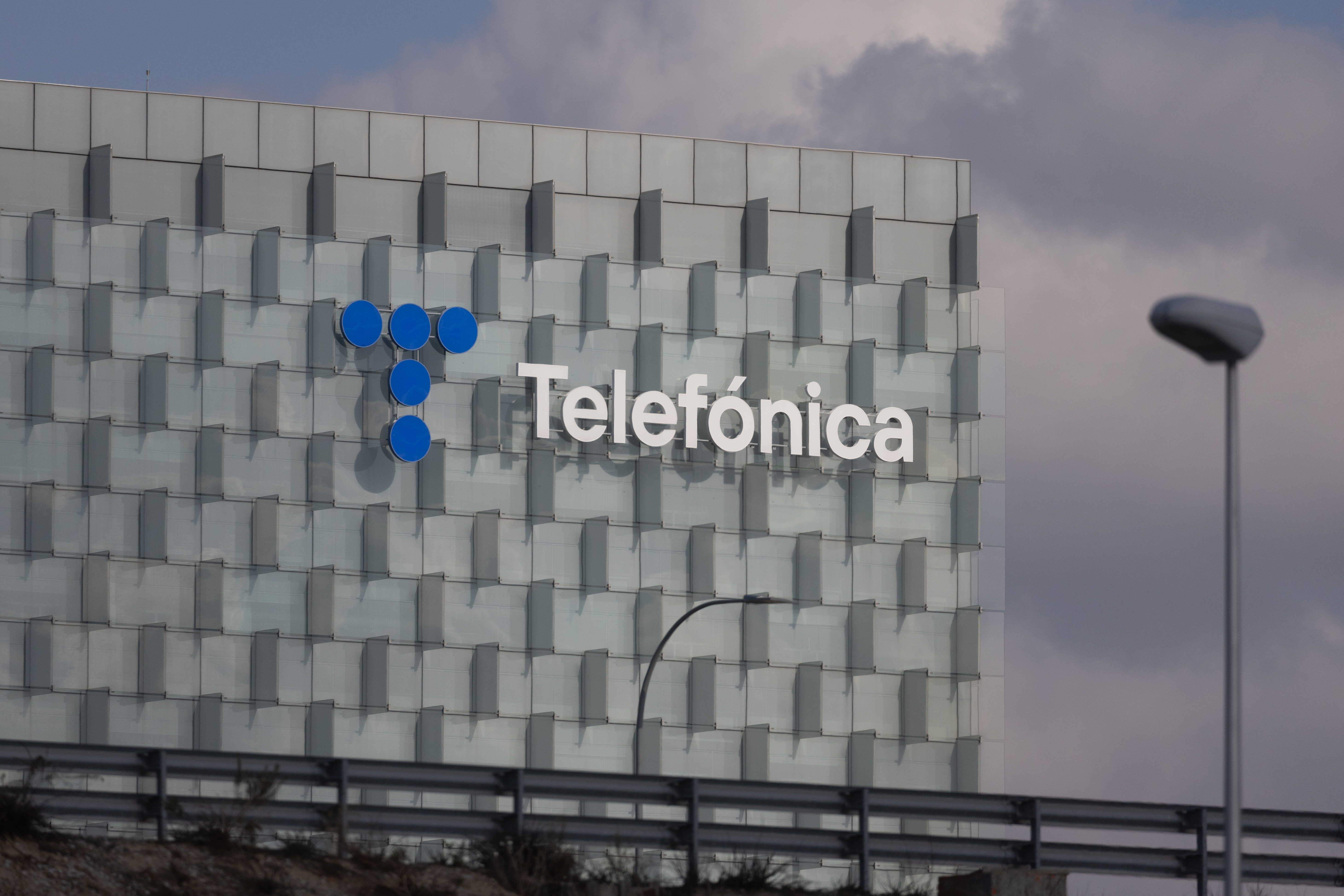 Telefónica podría dejar de dar servicios a sus competidores a traves de su red