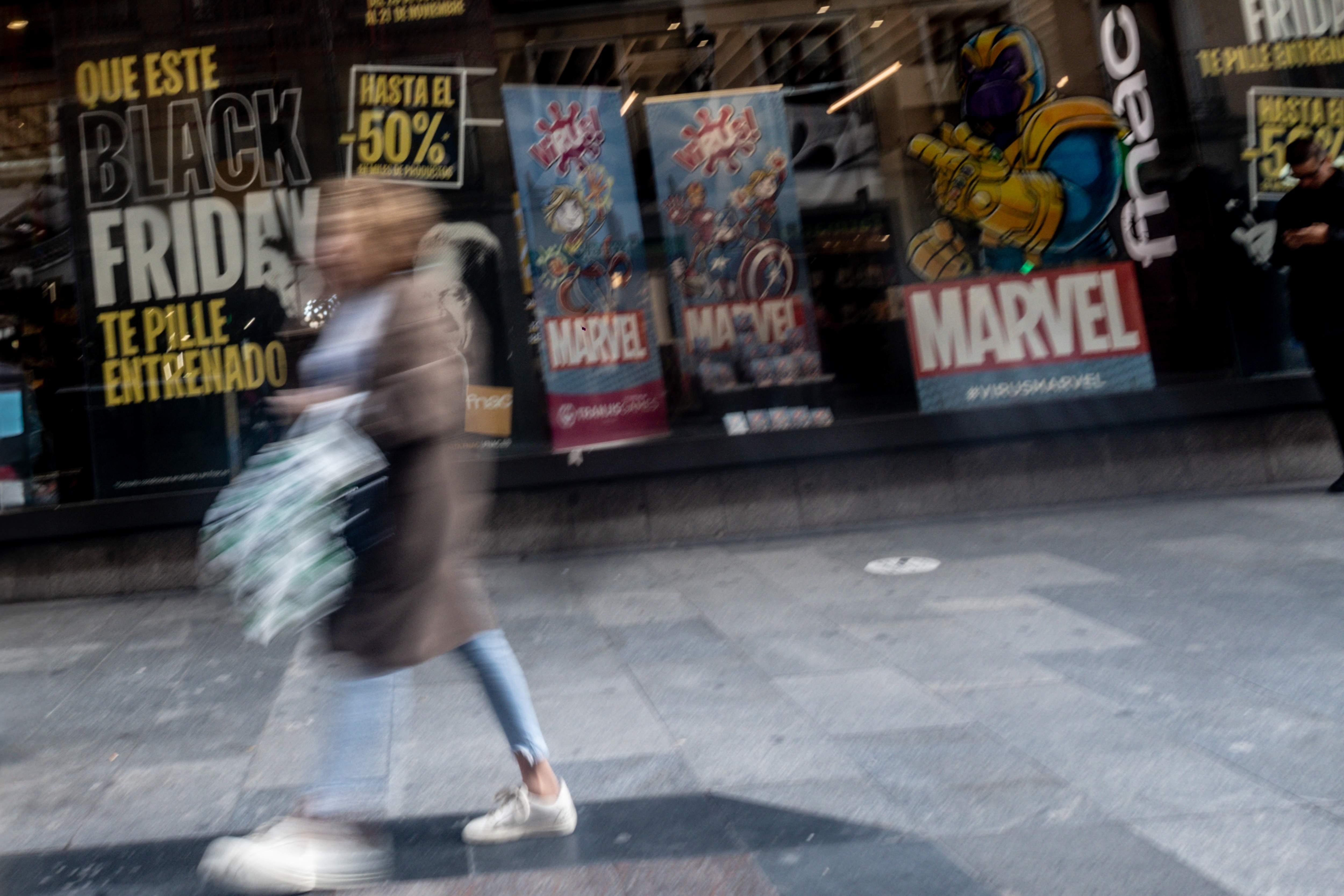 Financiar compras con tarjeta en Black Friday o Navidad: un 140% más caro que un préstamo