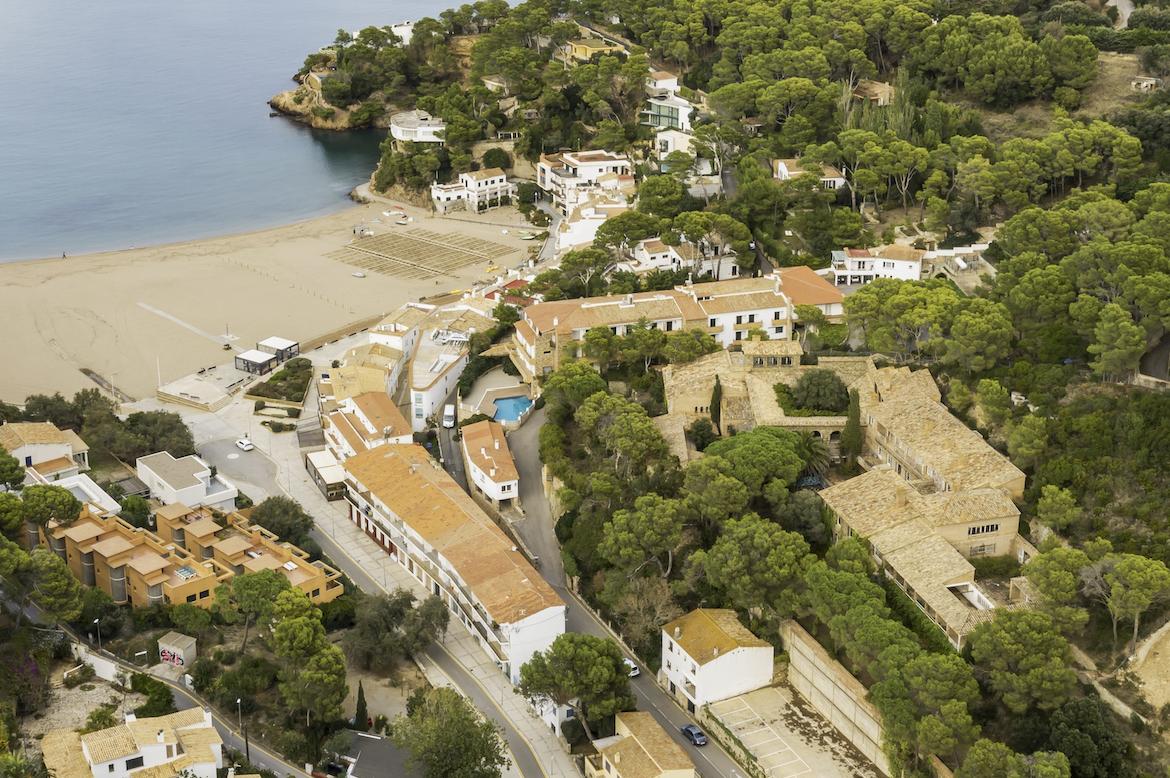 By Salomon i Majestic Group obriran el seu primer hotel de luxe a Sa Riera, Begur