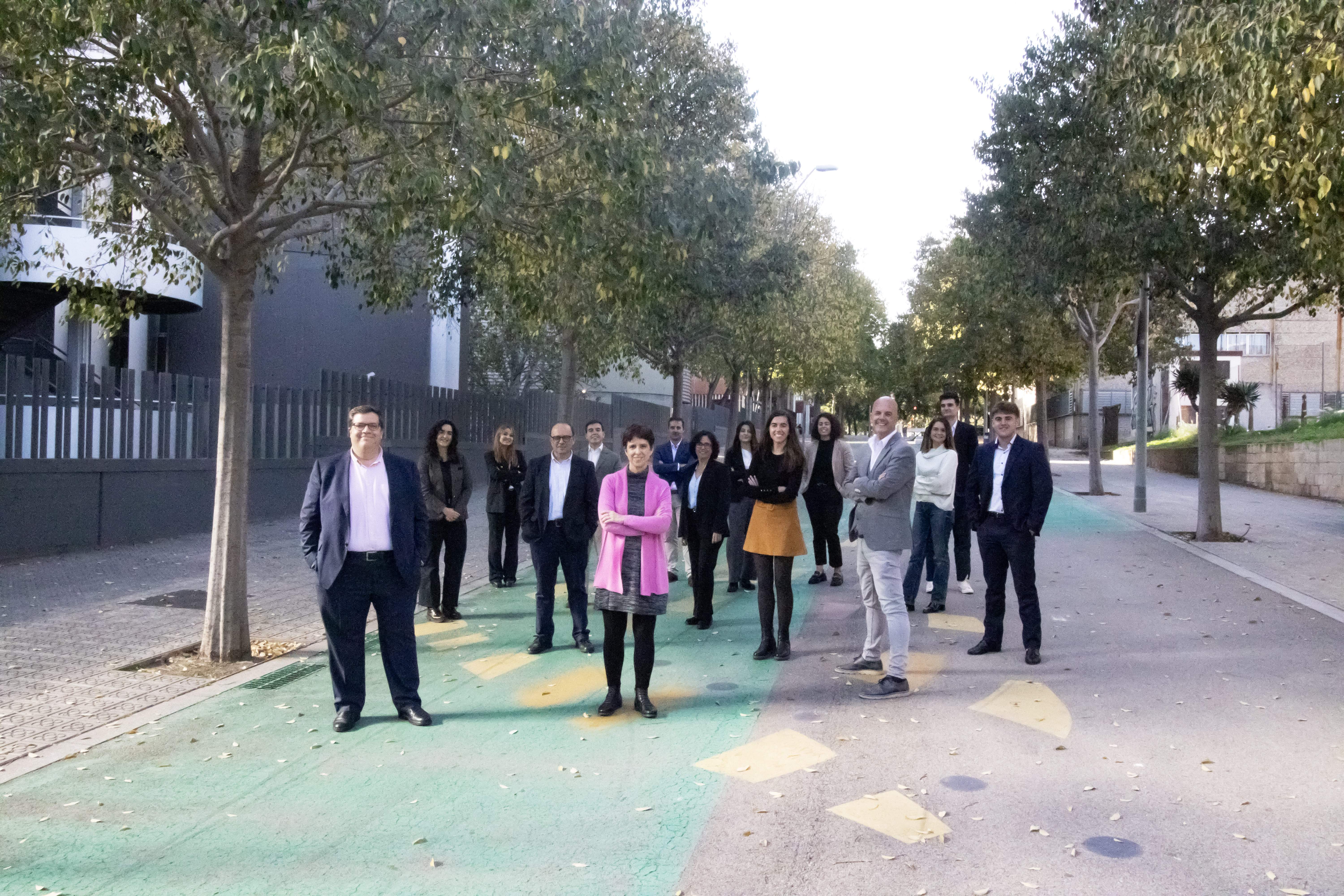 L'equip de professionals de la consultora Genesis Biomed, al Parc Científic de Barcelona