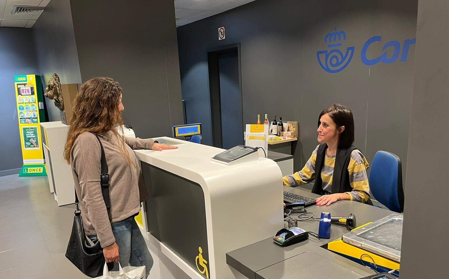 Correus acorda amb 11 caixes rurals la retirada de diners a les seves oficines