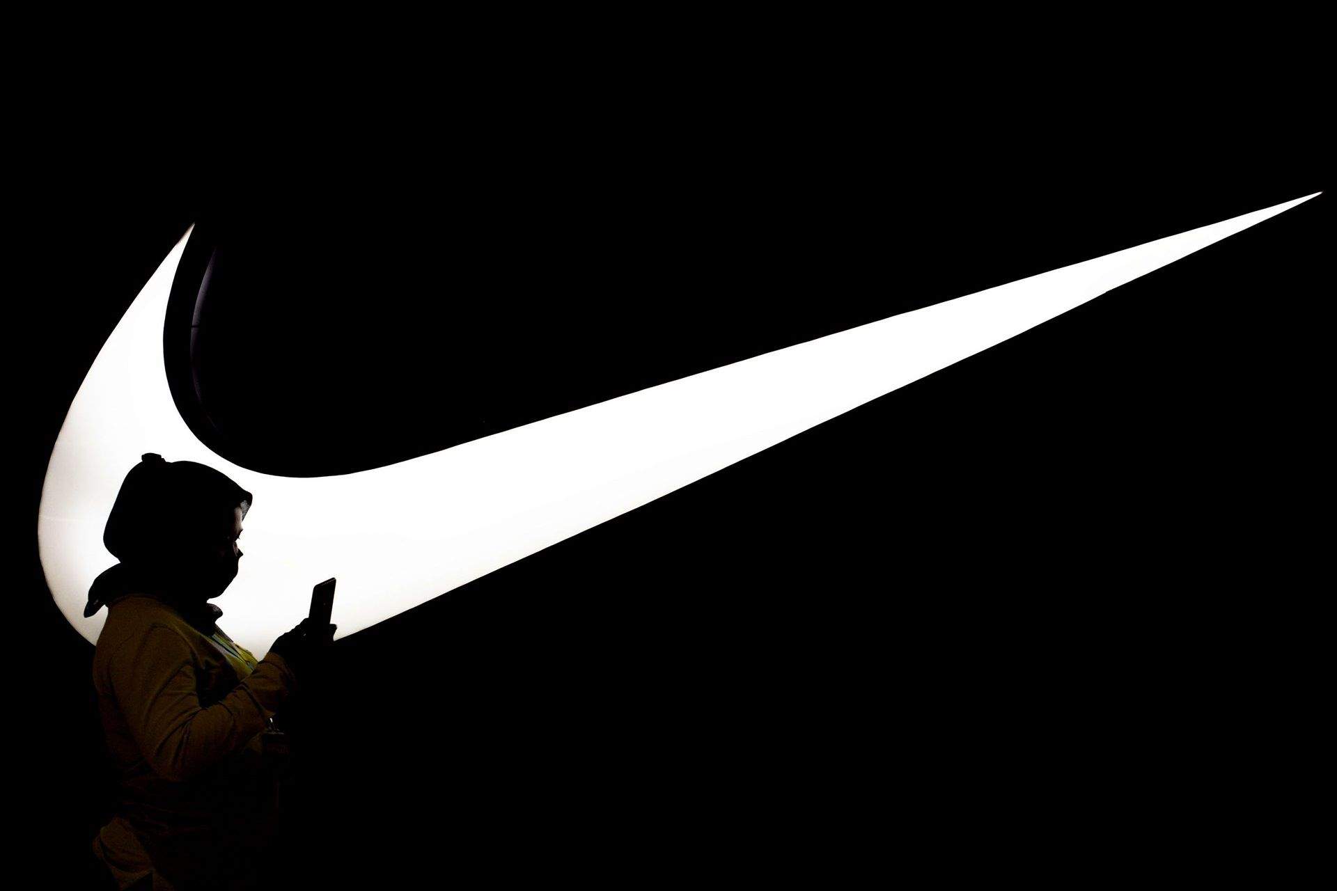 Nike guanya un 26% menys en el seu segon trimestre fiscal, però compleix expectatives sota la nova direcció