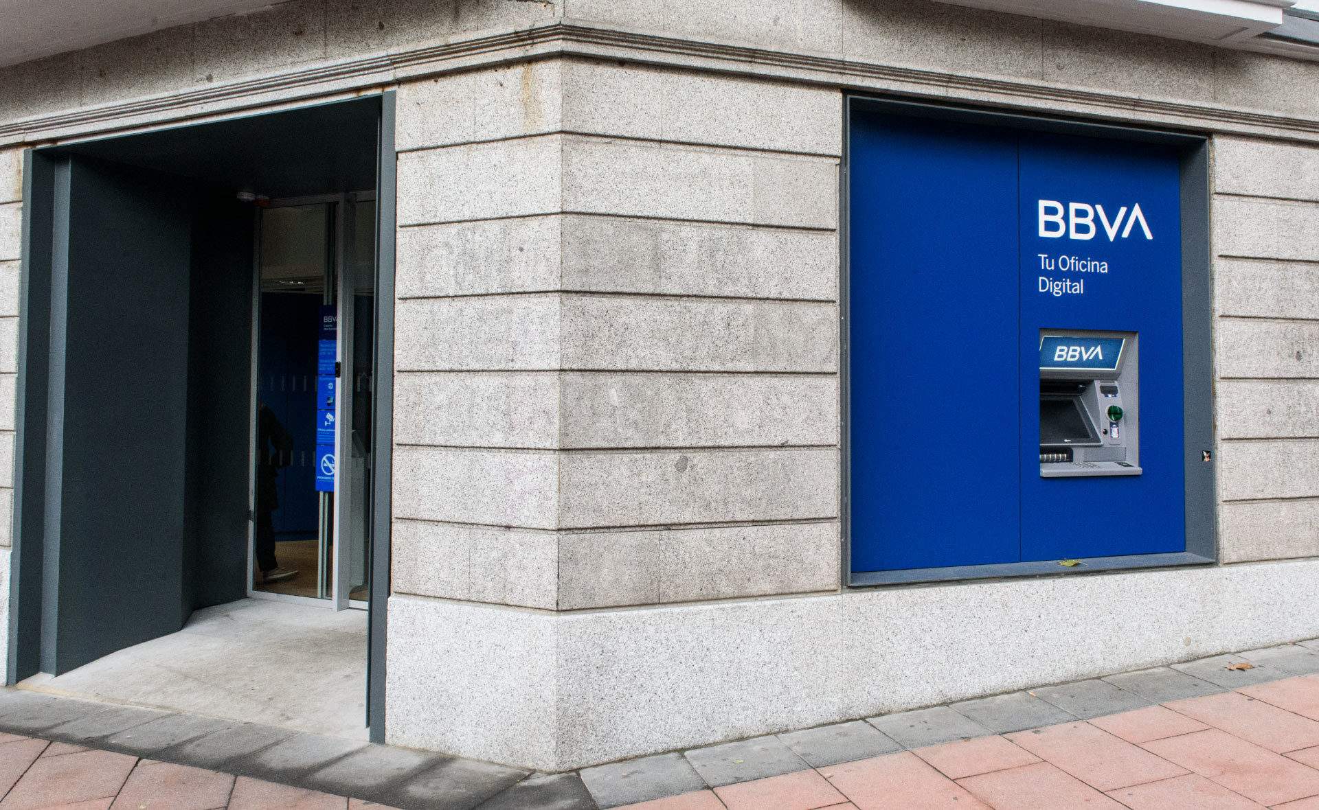 BBVA regala als joves que obrin el compte online un pack de viatges gratis fins als 30 anys