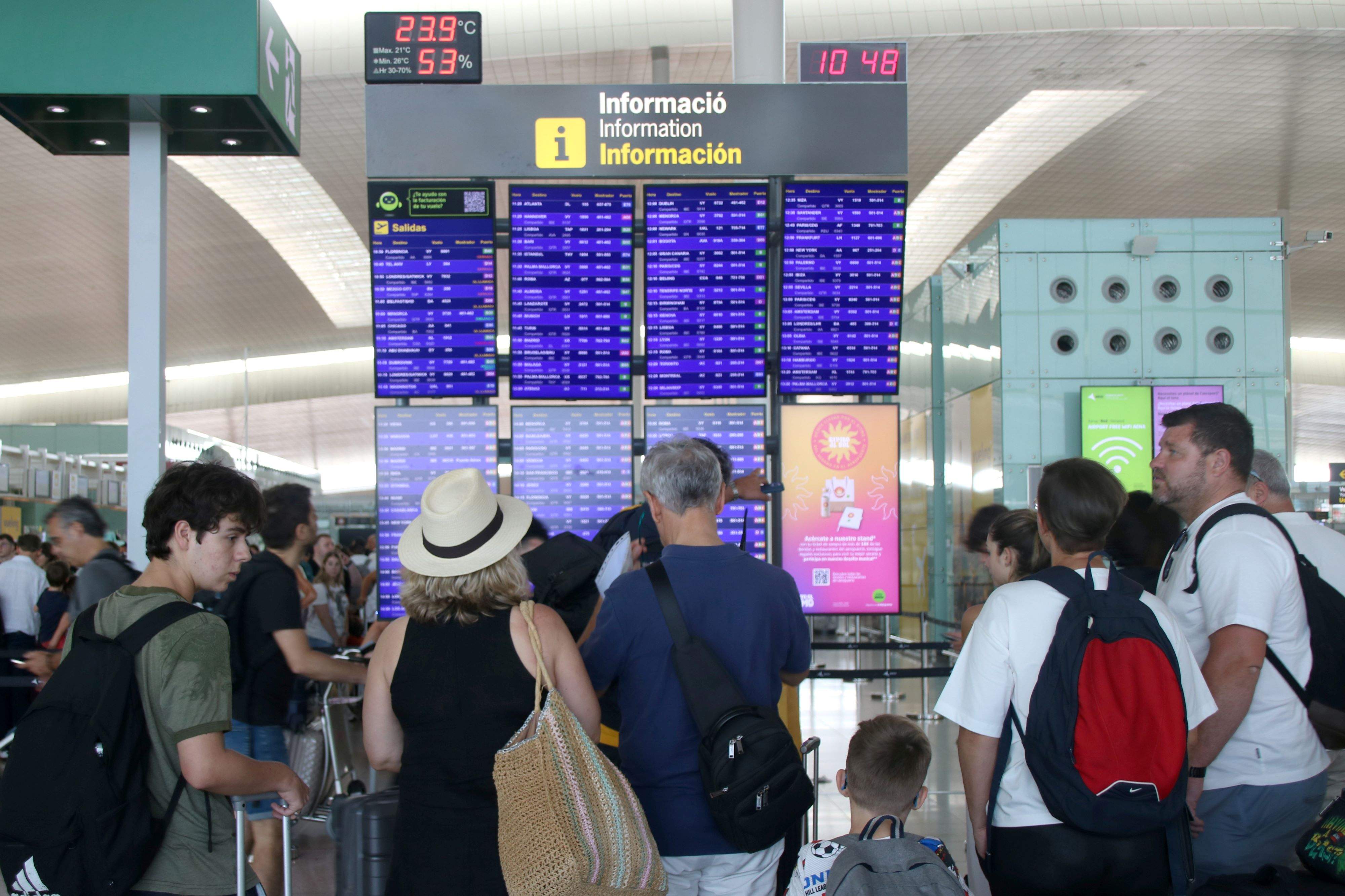 L'aeroport d'El Prat supera els 55 milions de passatgers per primera vegada en la seva història