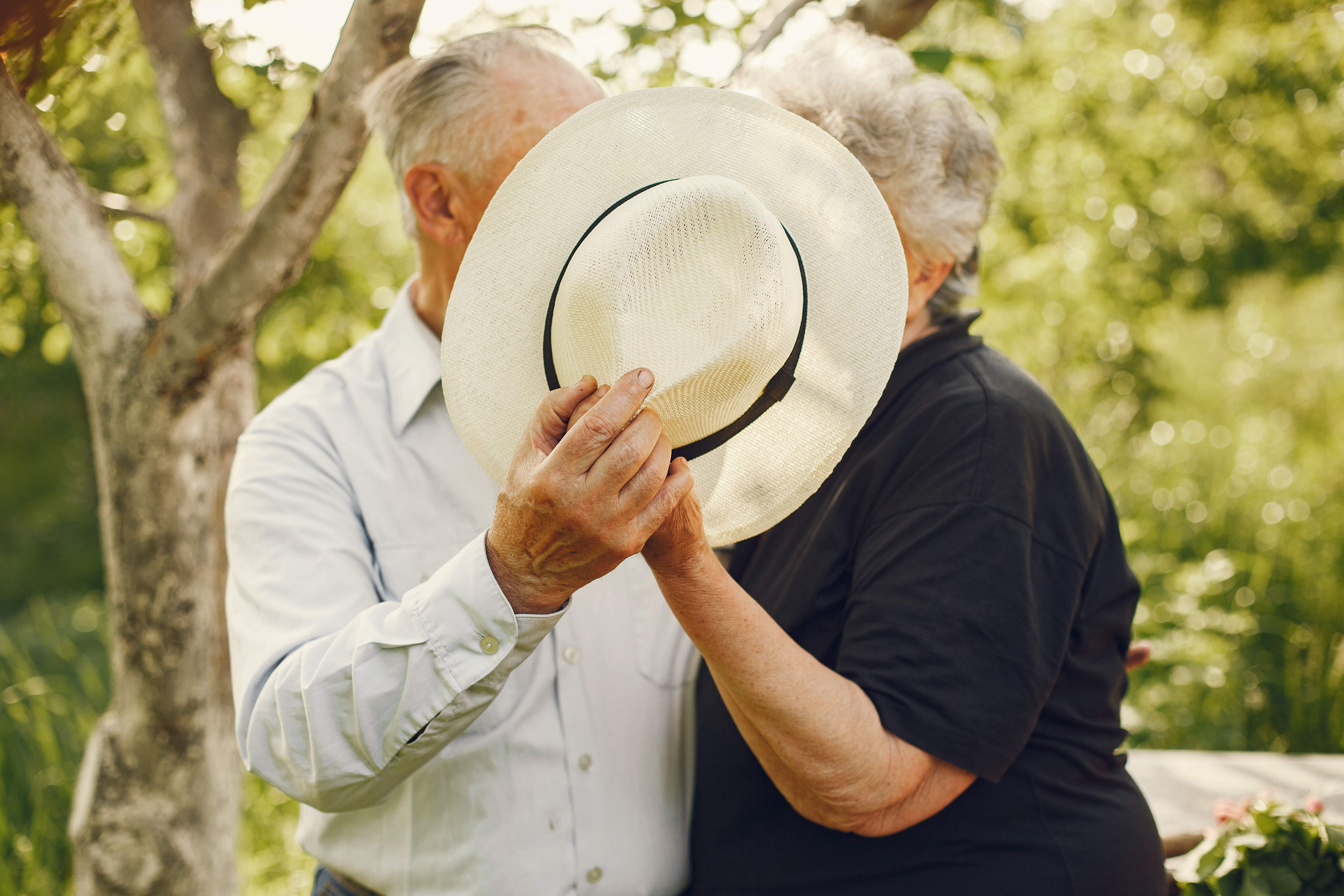 Una pareja de jubilados, disfrutando de su tiempo libre