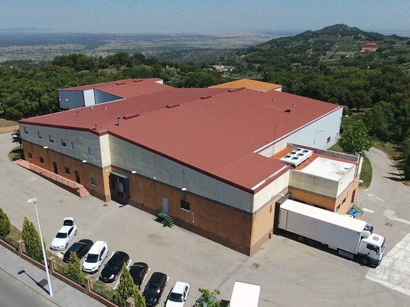 Vall Companys y La Comarca han comprado el secadero de jamones Gaex, de Badajoz