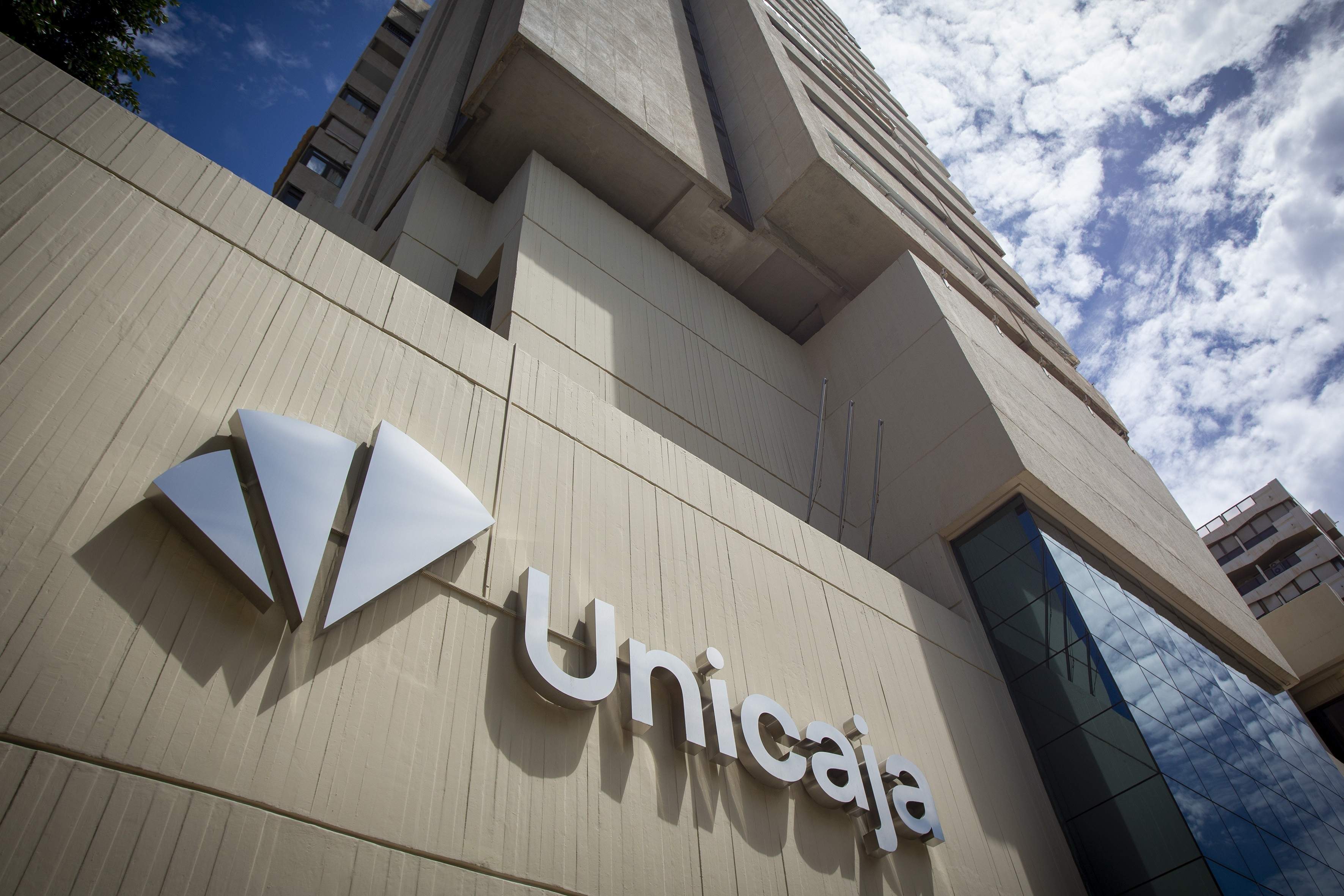 Unicaja pierde 500.000 clientes desde la fusión con Liberbank