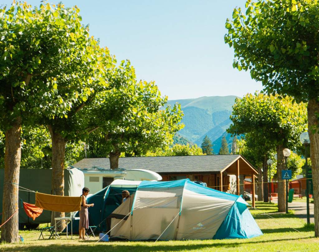 Les acampades luxoses d'HolaCamp sedueixen un inversor belga