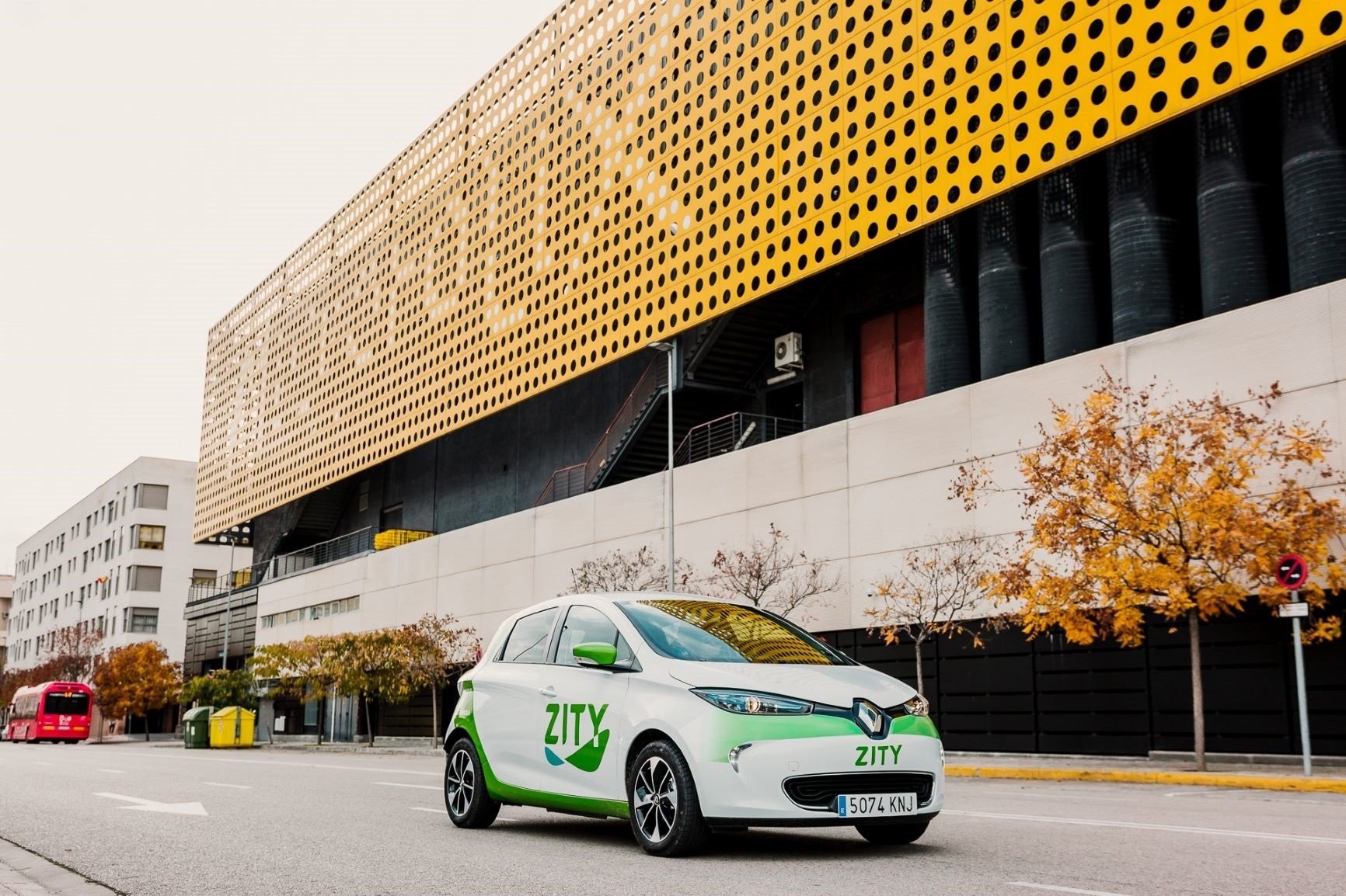 Ferrovial deja de compartir coche con Renault: le vende su 50% de Zity