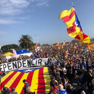 Estelada gegant acte Puigdemont Perpinyà   Marina Fernández